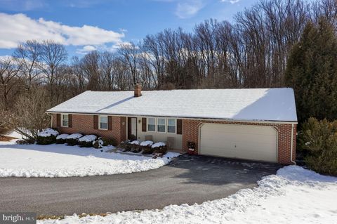 17 SWEETWATER DRIVE CONESTOGA PA 17516