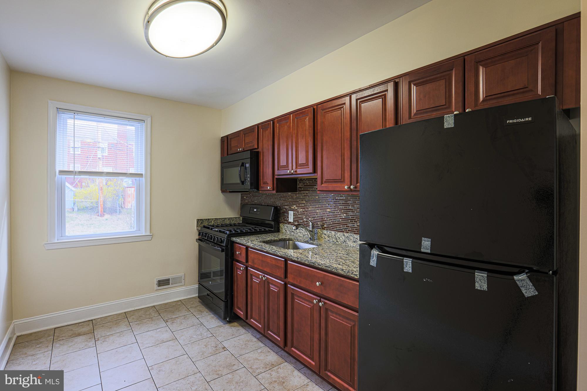 CEDONIA - Residential Lease