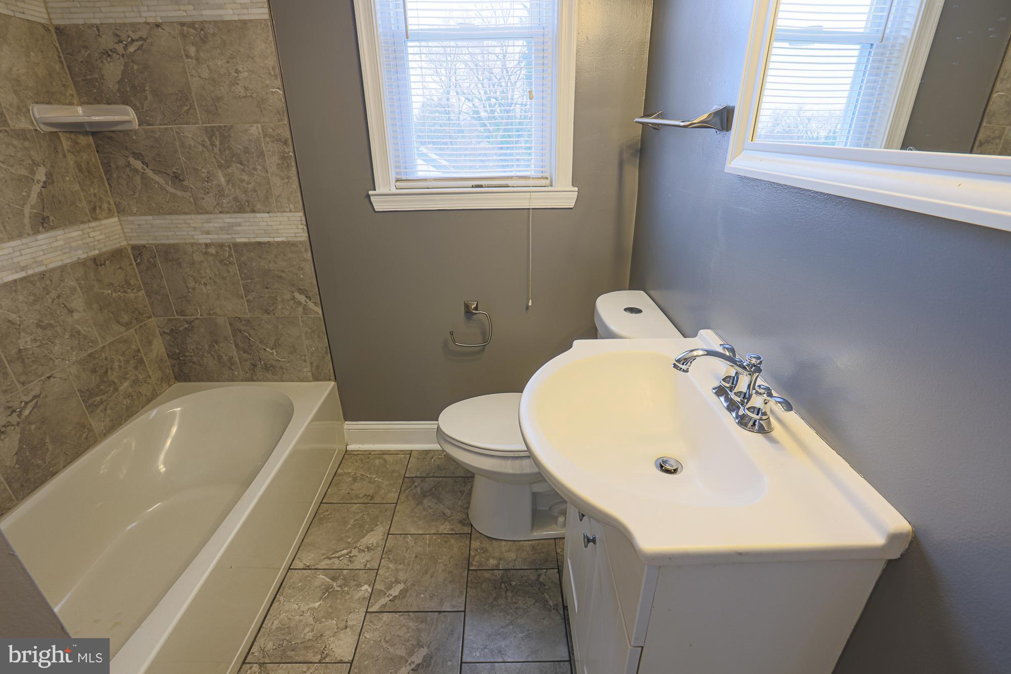 CEDONIA - Residential Lease