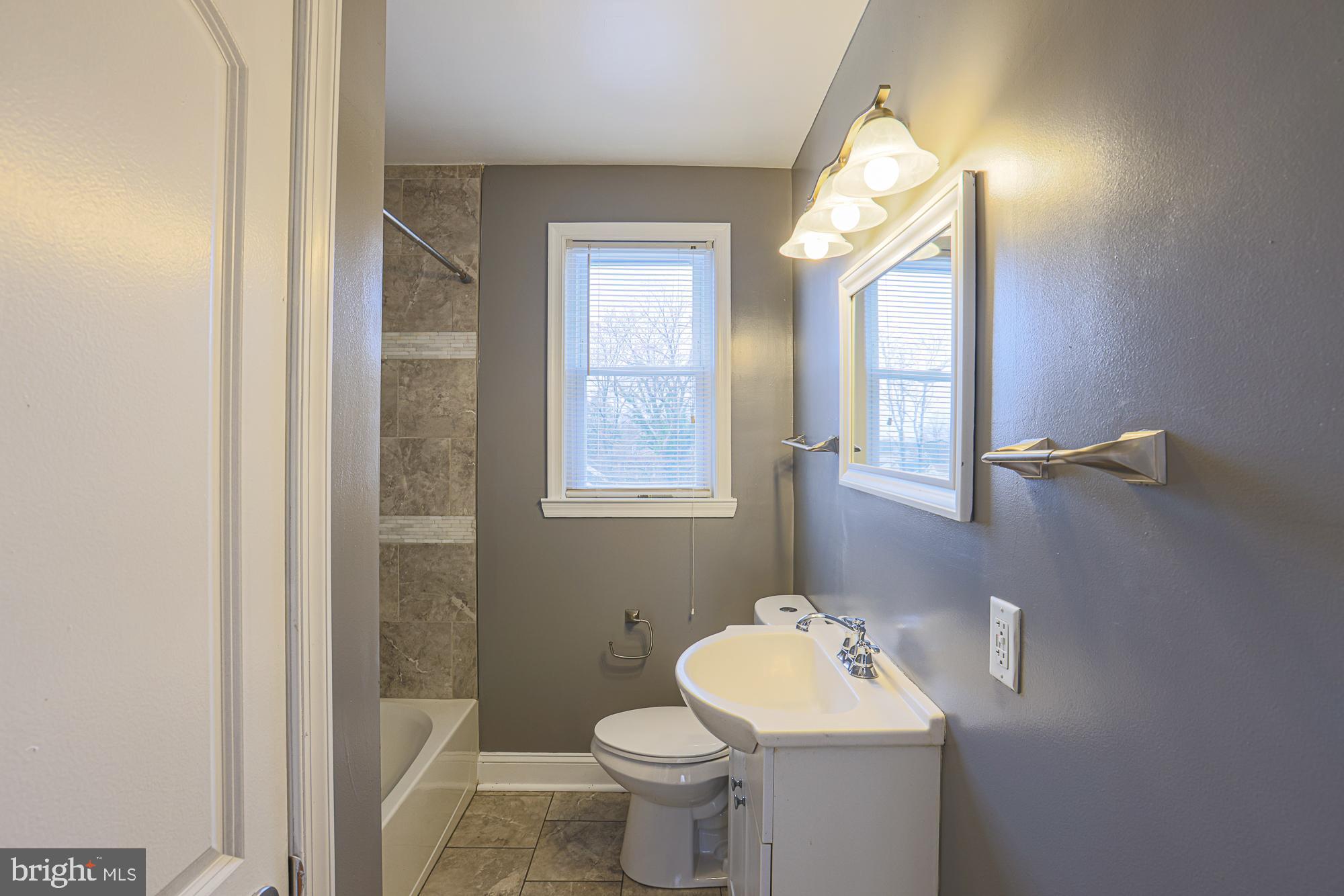 CEDONIA - Residential Lease