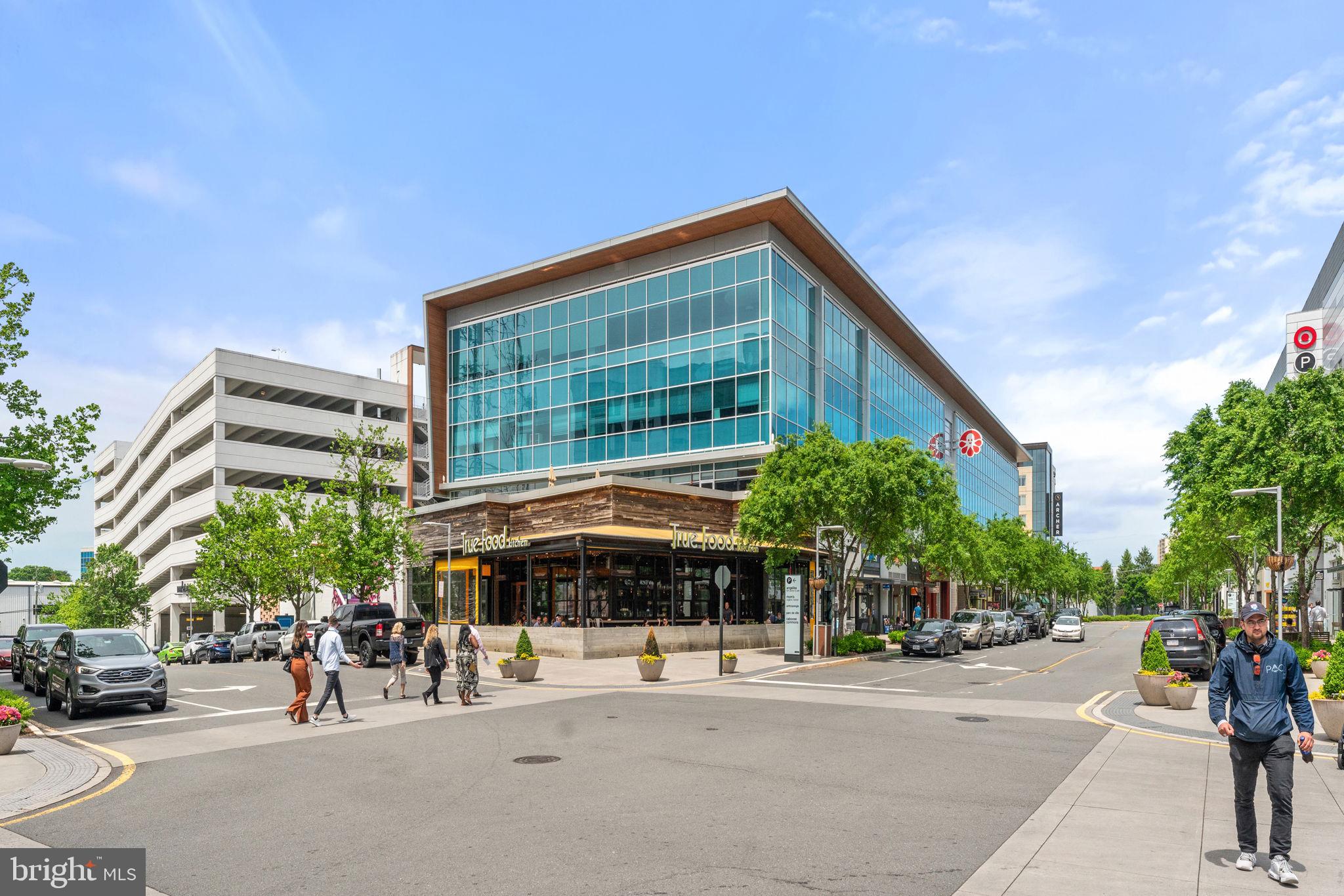 HALSTEAD AT THE METRO - Residential