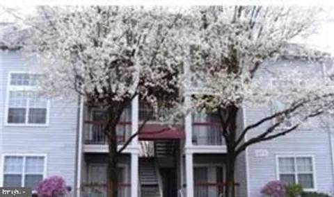 18535 Boysenberry Drive Unit 220, Gaithersburg, MD MLS: MDMC2214994