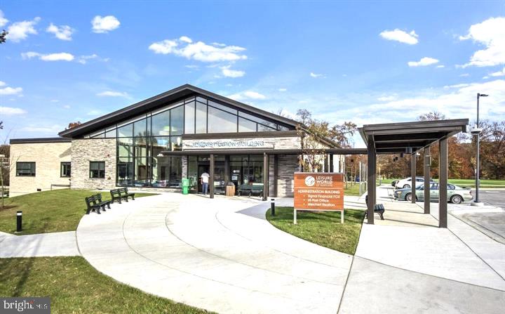 15115 INTERLACHEN DRIVE 3-812