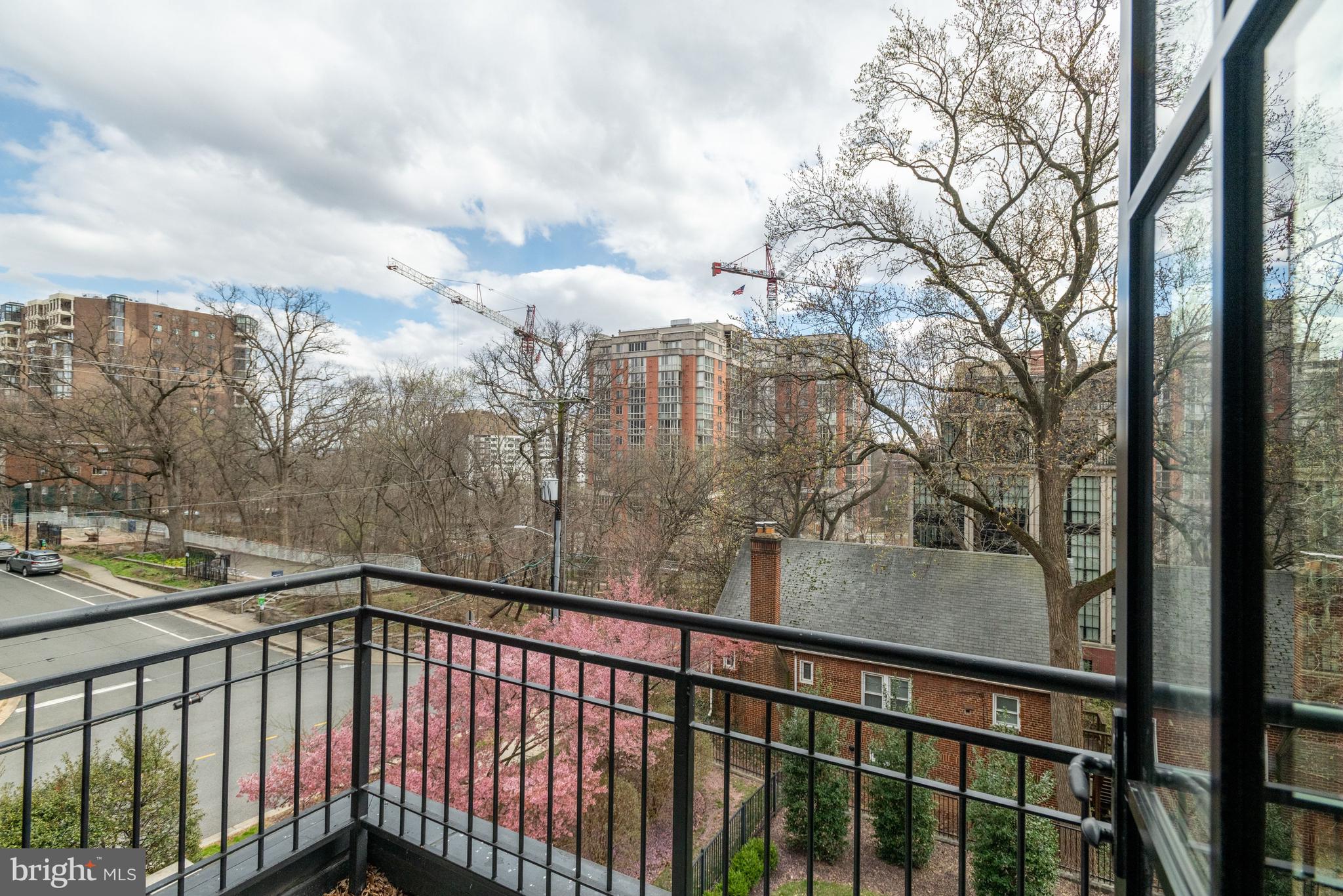 ROSSLYN - Residential