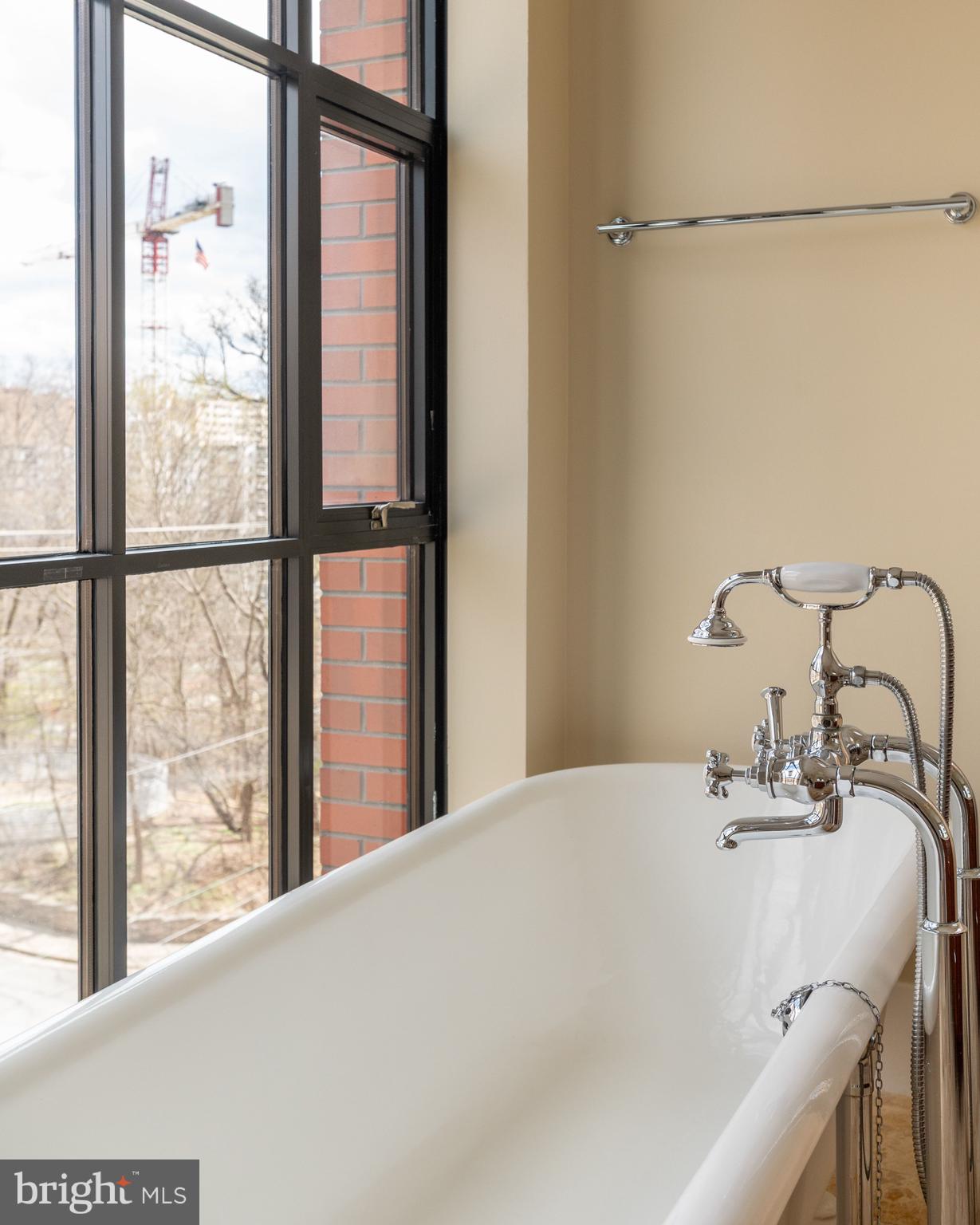 ROSSLYN - Residential