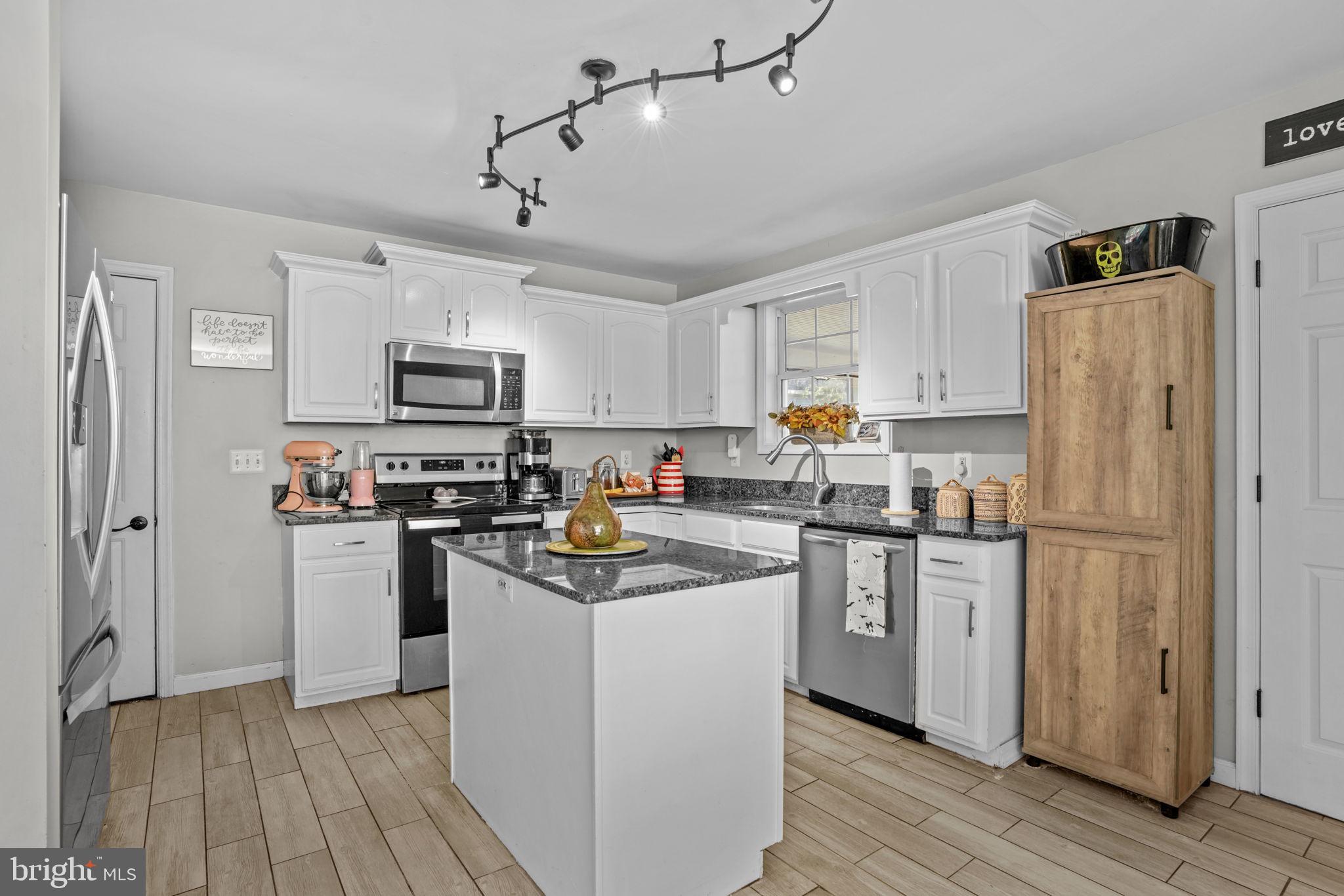 SHARPE'S CORNER - Residential