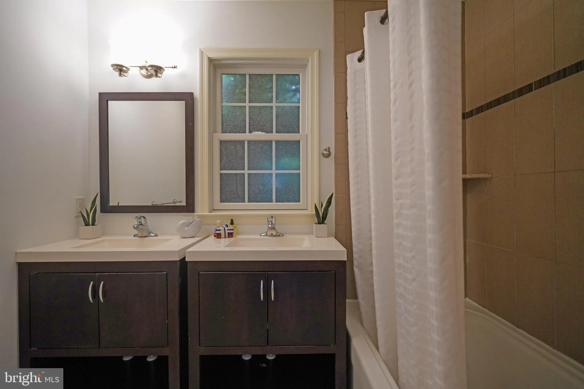 Lewes, Delaware 19958, United States, 4 Bedrooms Bedrooms, ,3 BathroomsBathrooms,Residential,Active,184948