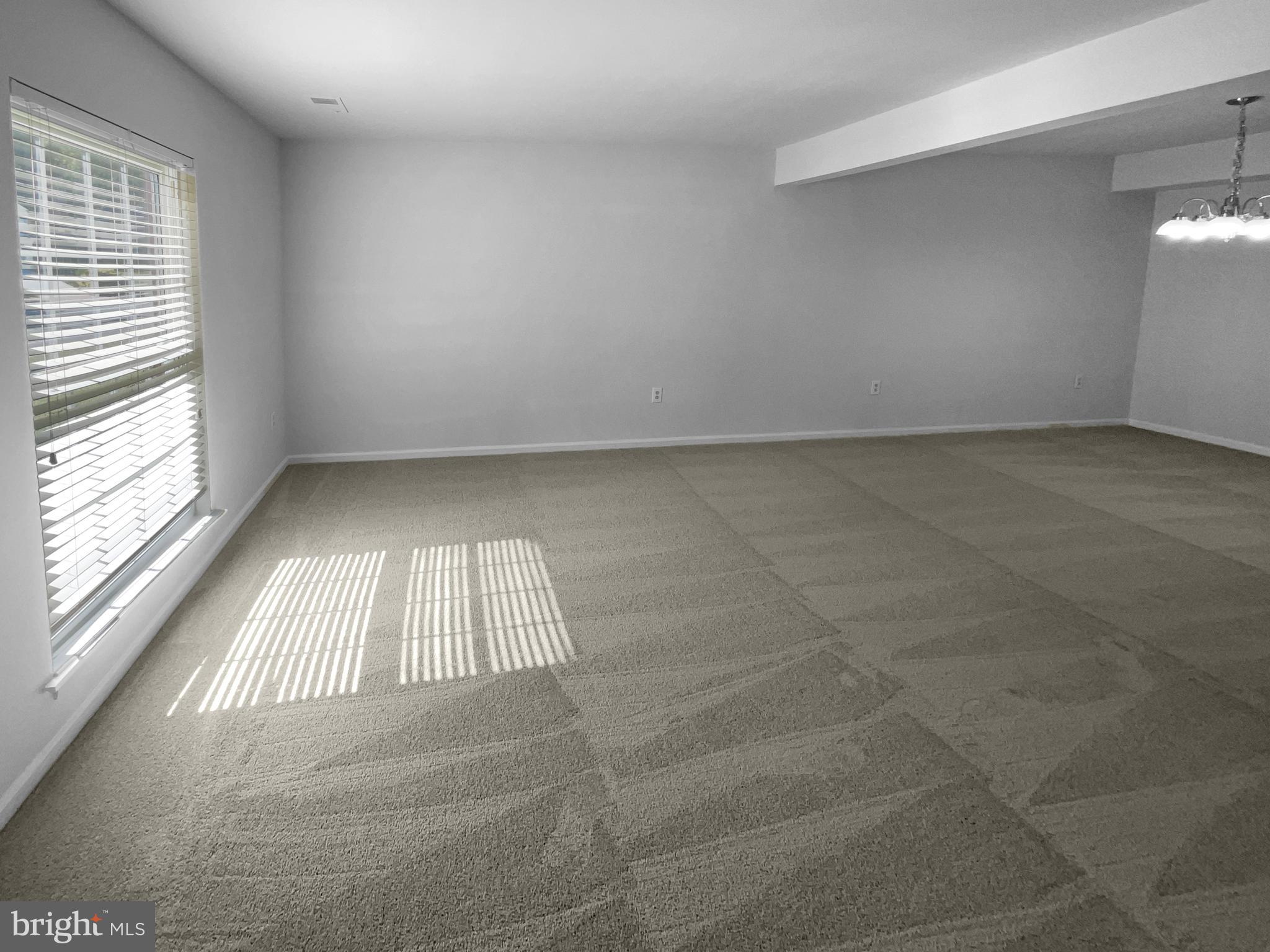 COUNTRY CLUB - Residential