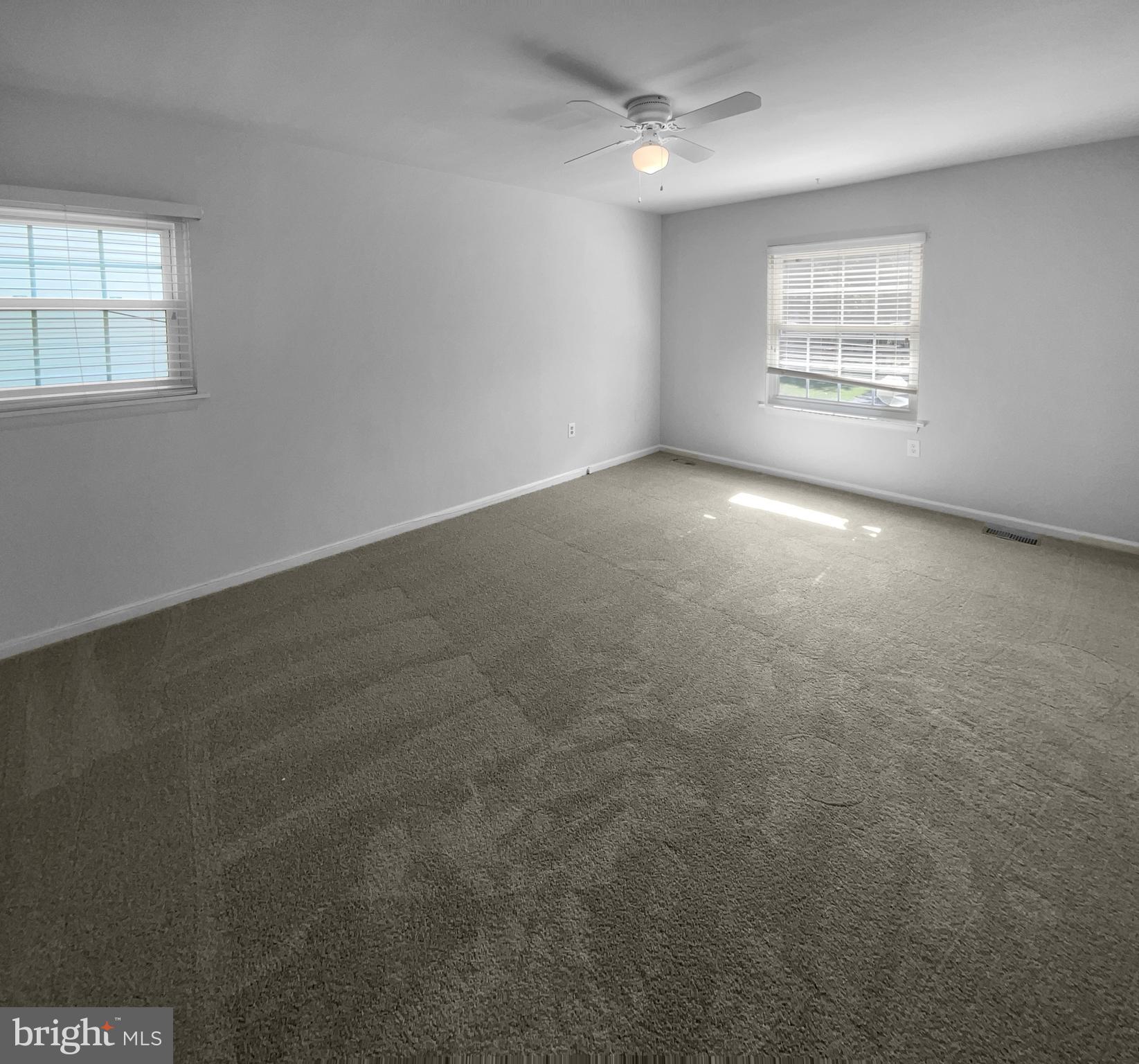 COUNTRY CLUB - Residential