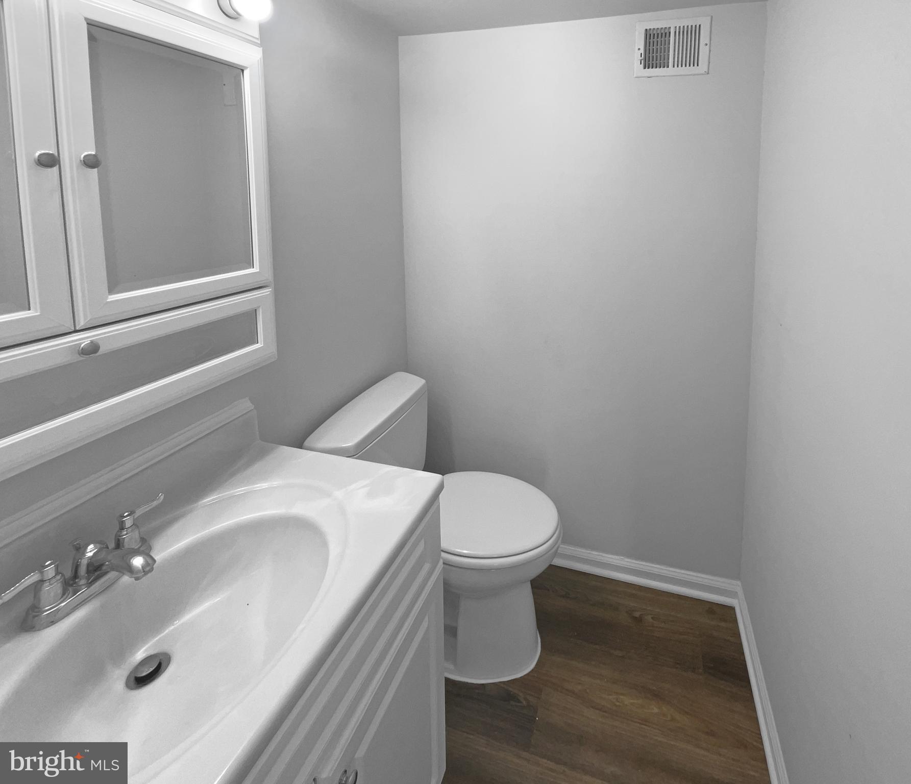 COUNTRY CLUB - Residential