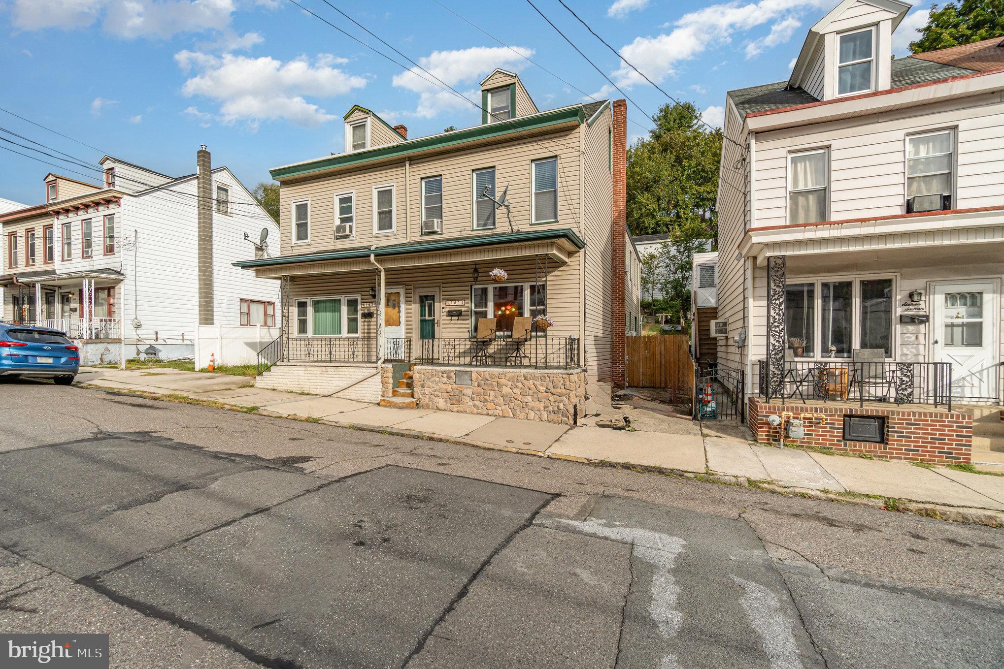 YORKVILLE - Residential