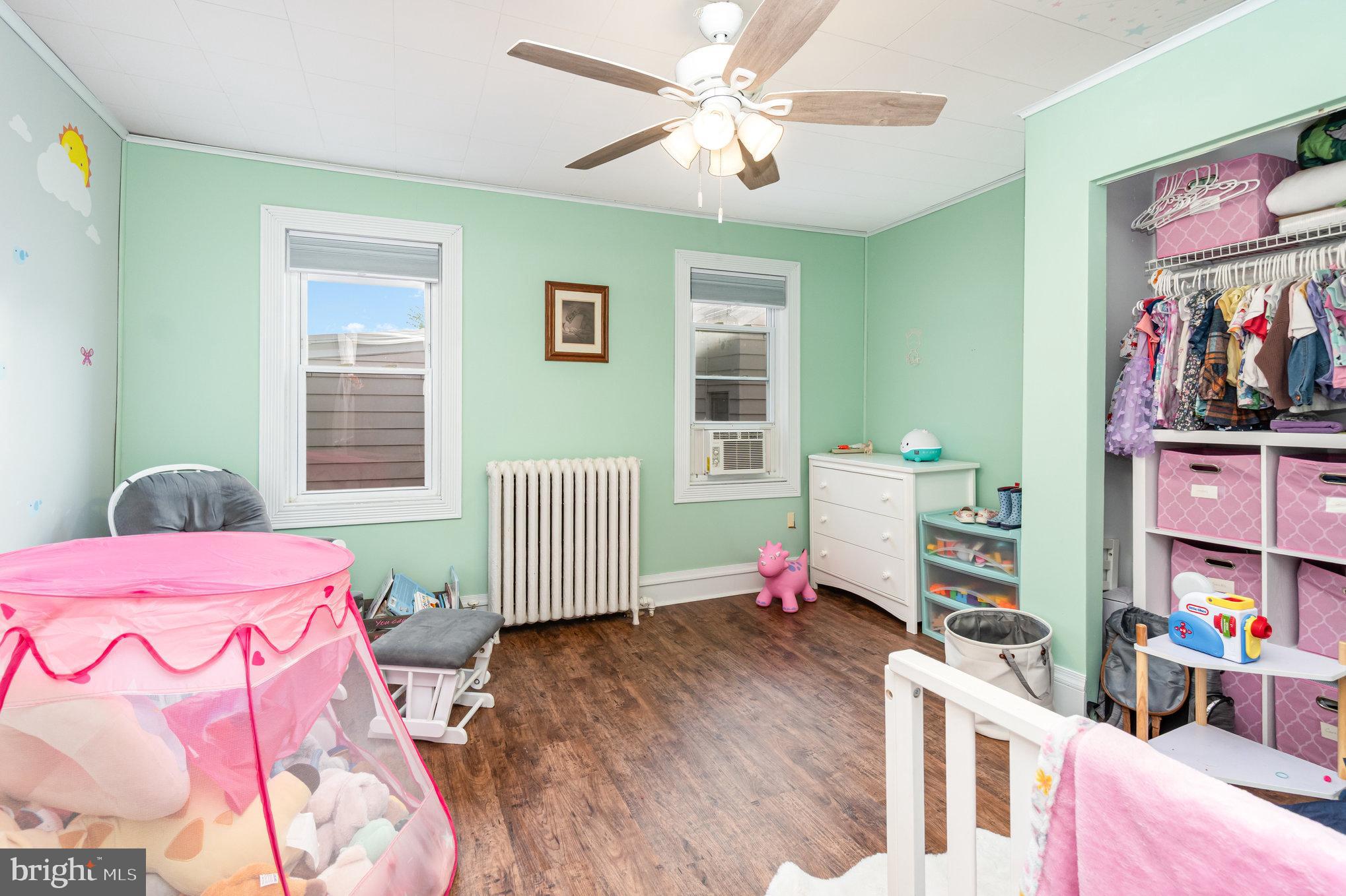 YORKVILLE - Residential