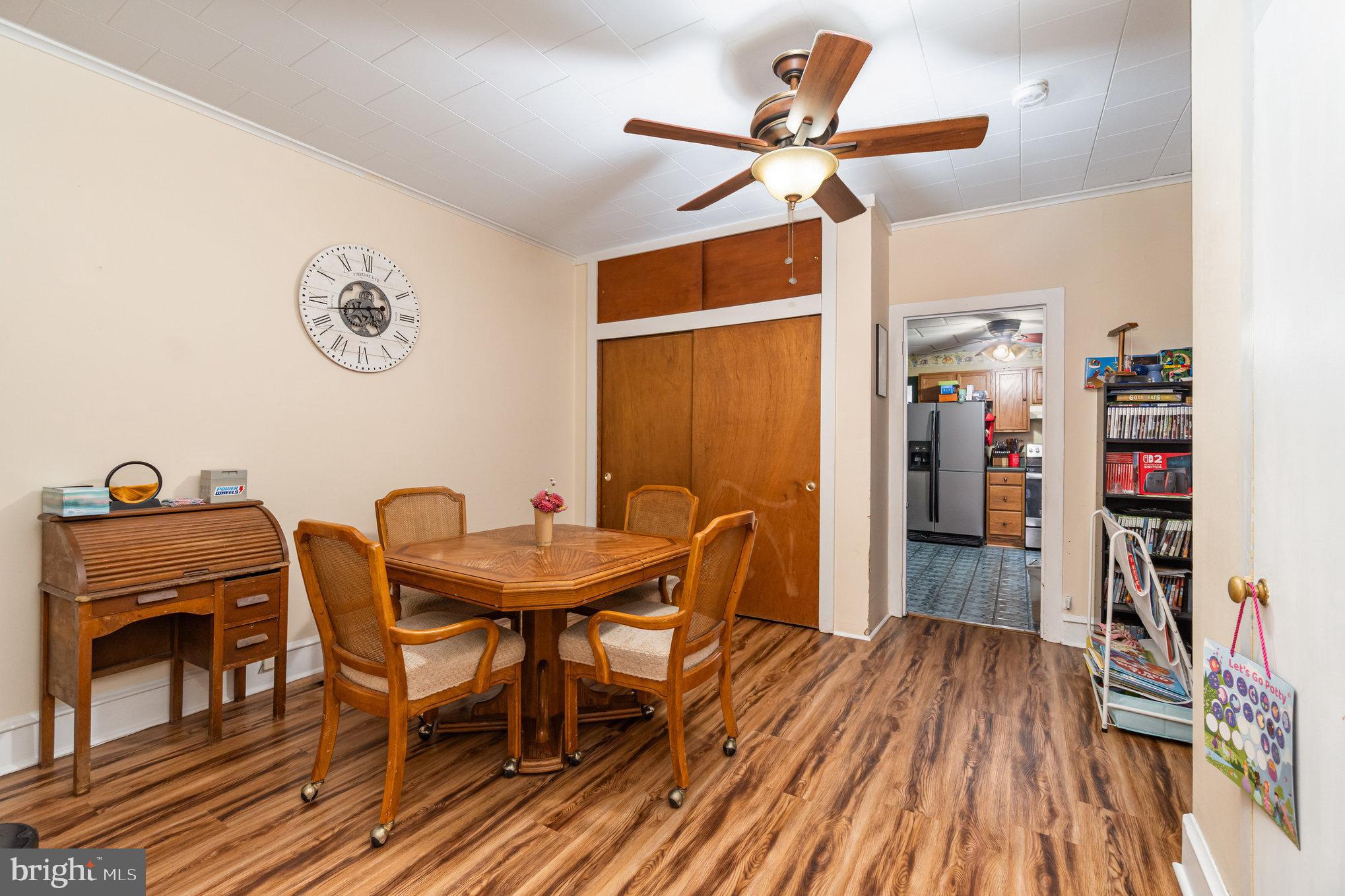 YORKVILLE - Residential