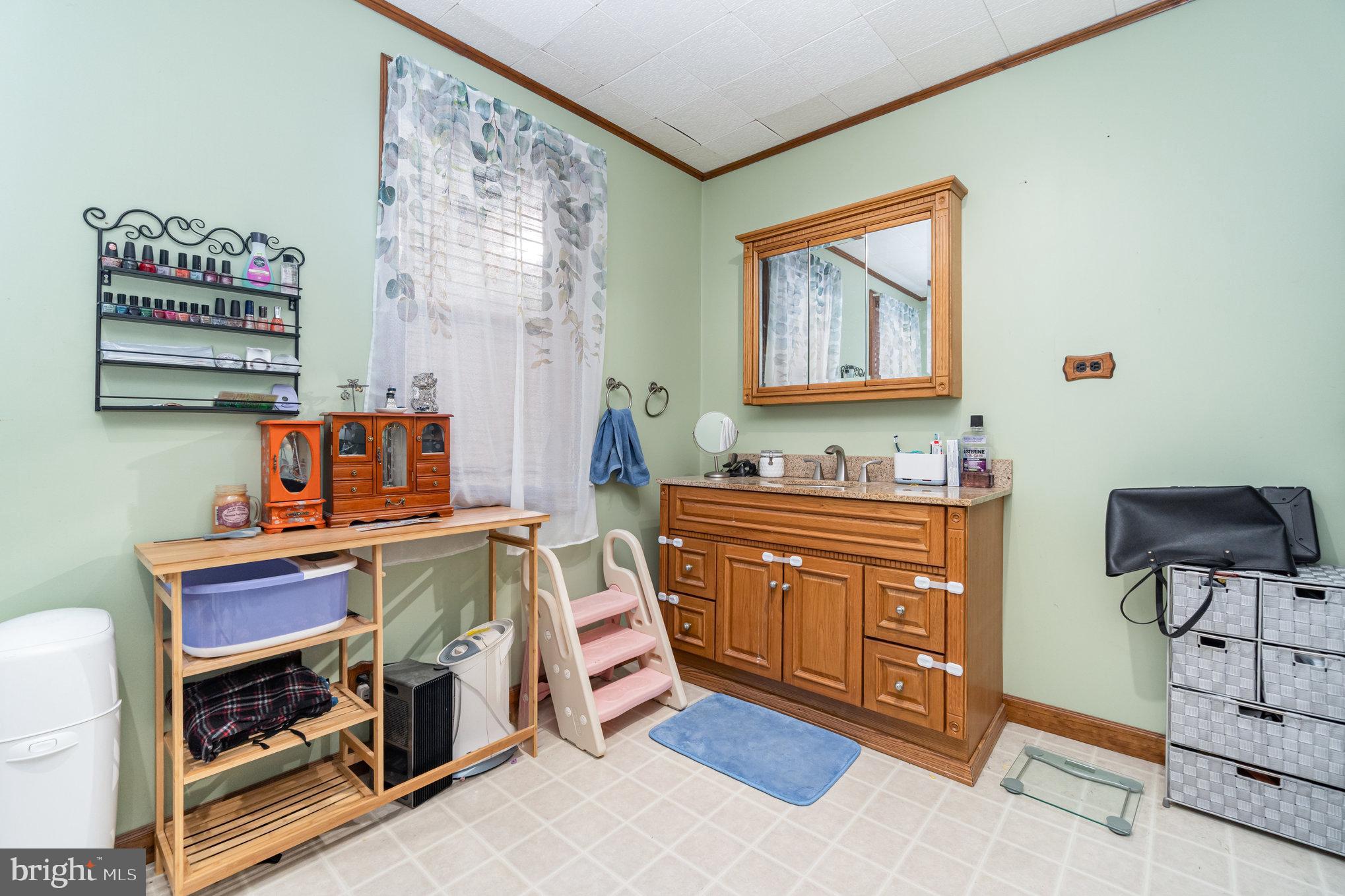 YORKVILLE - Residential