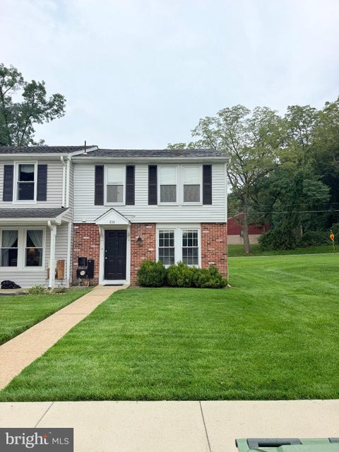 Townhouse For Sale - 354 Barclay Street<br/> Chester County, COATESVILLE, PA 19320