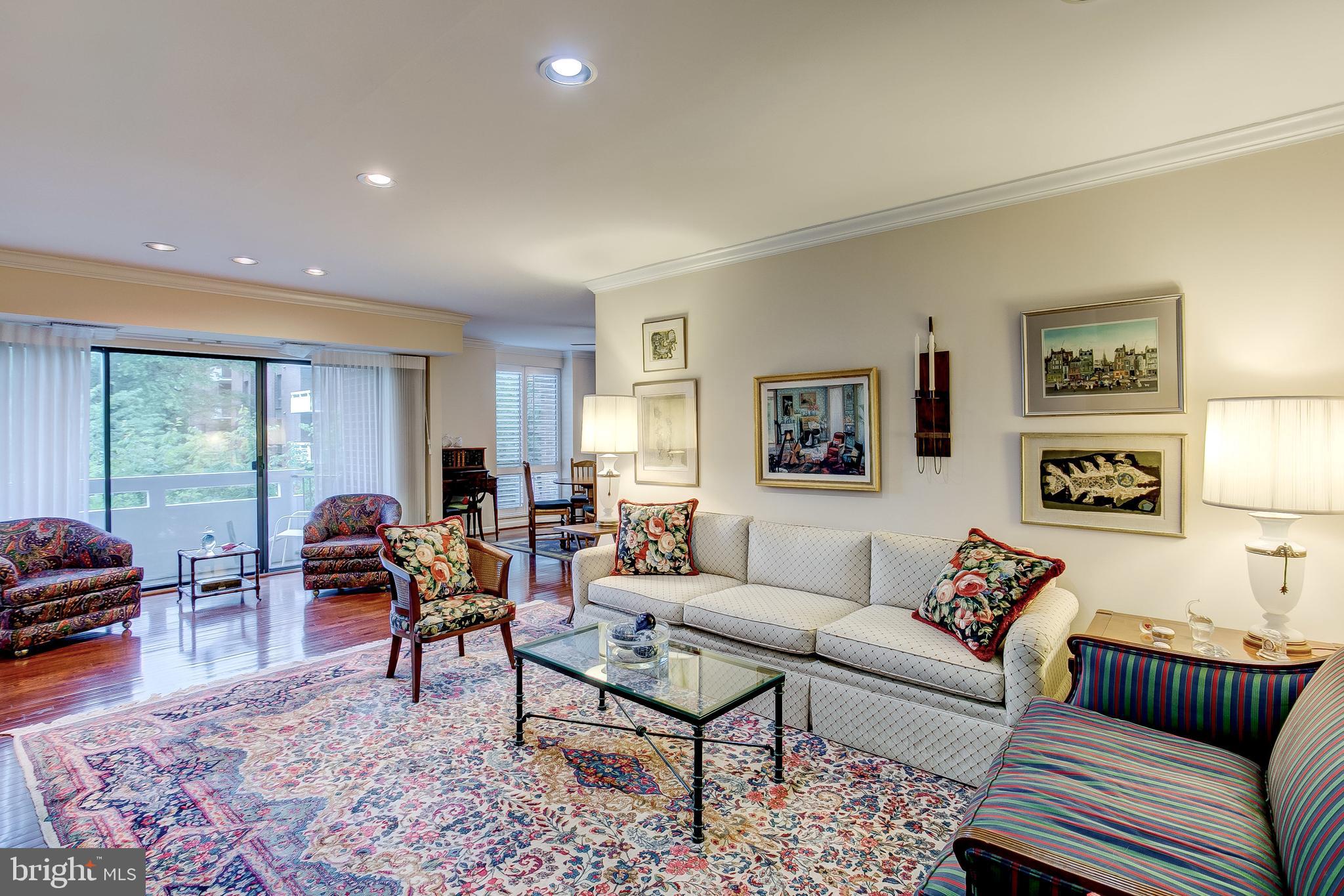 SUBURBAN OAKS - Residential