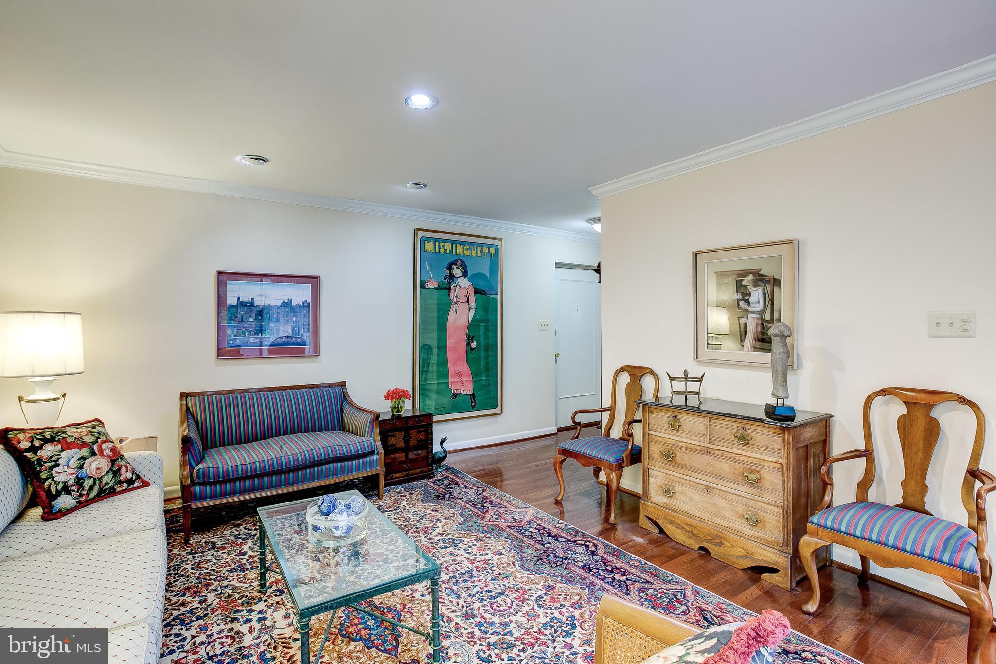 SUBURBAN OAKS - Residential