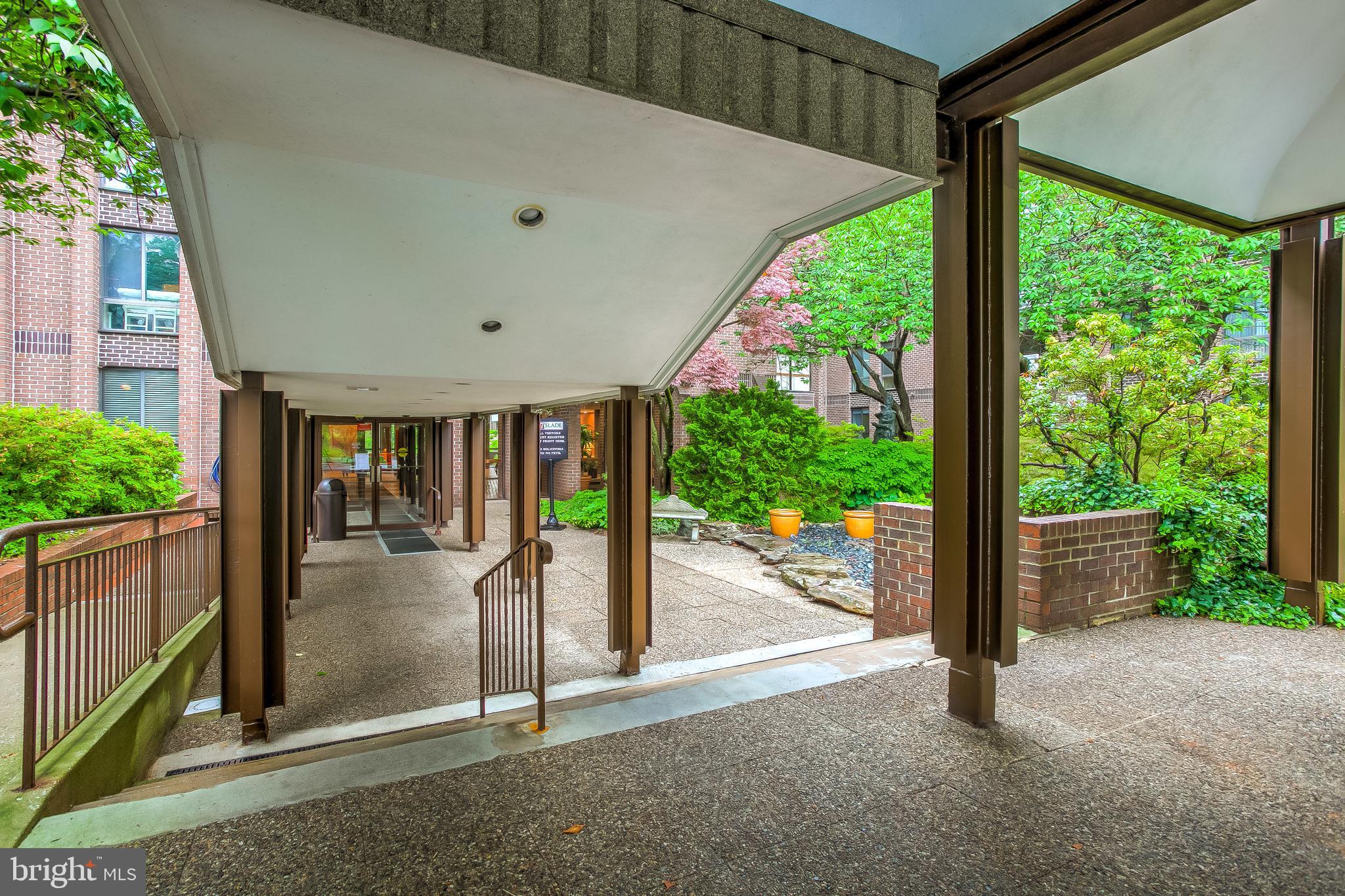 SUBURBAN OAKS - Residential