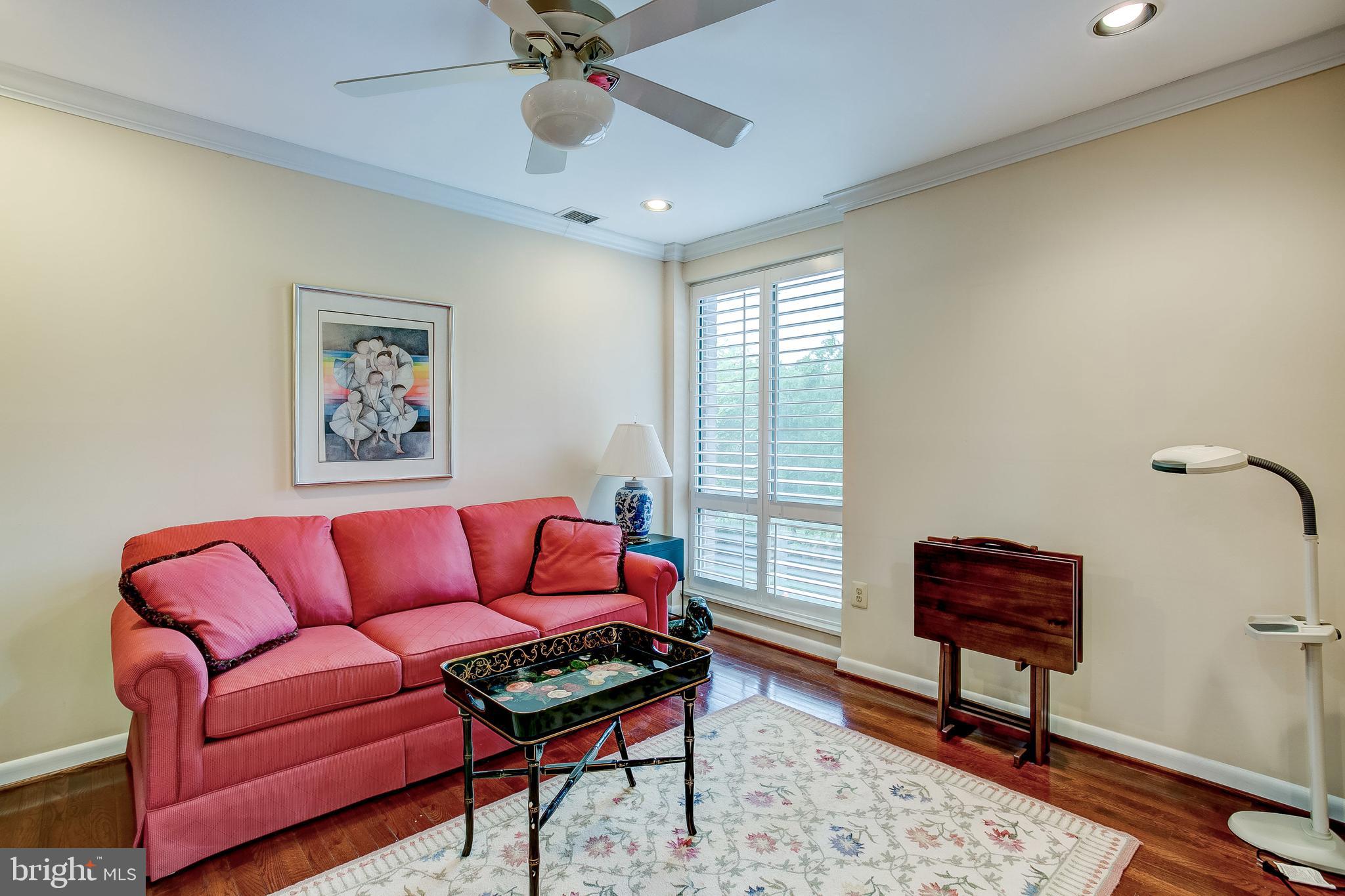 SUBURBAN OAKS - Residential