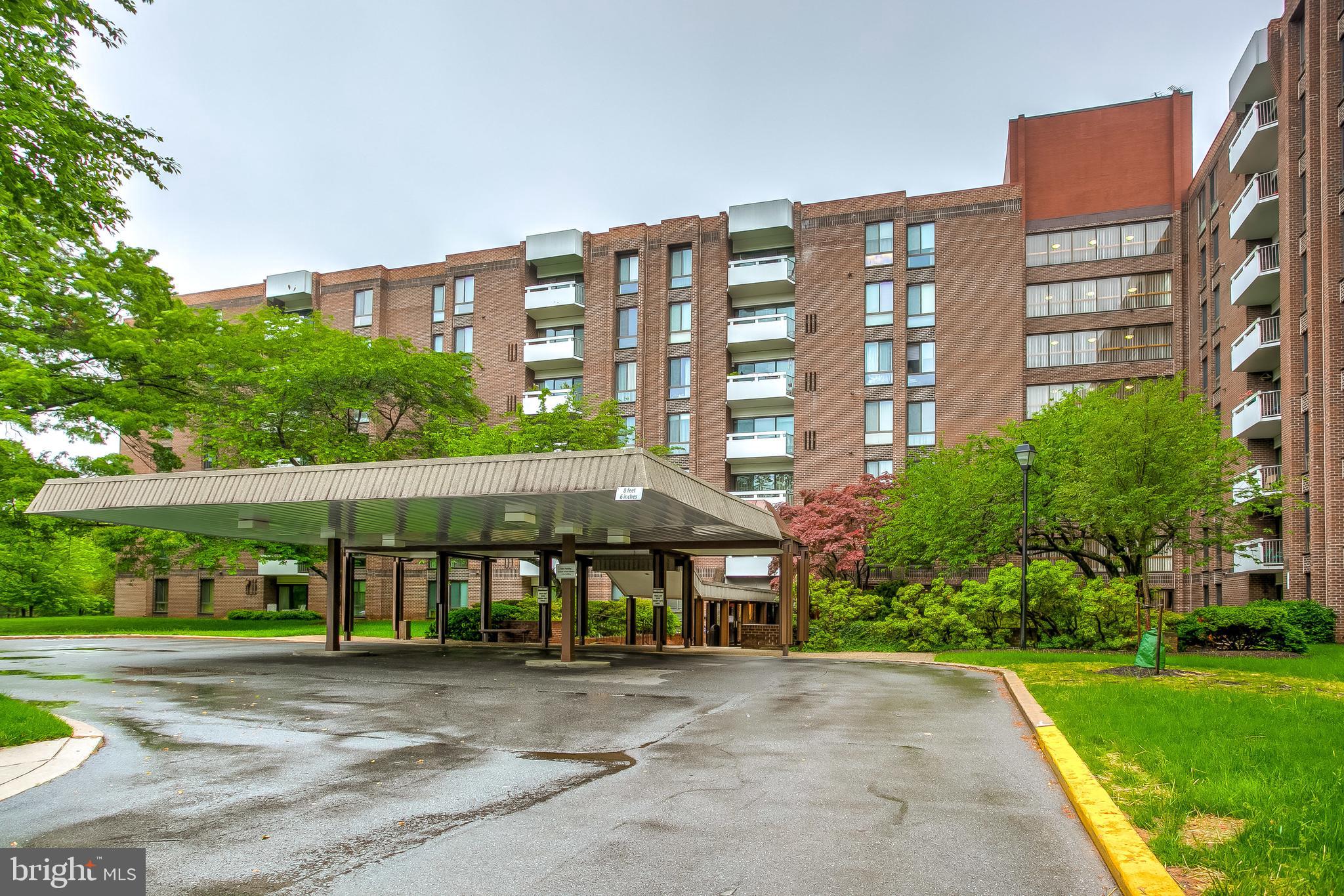 SUBURBAN OAKS - Residential