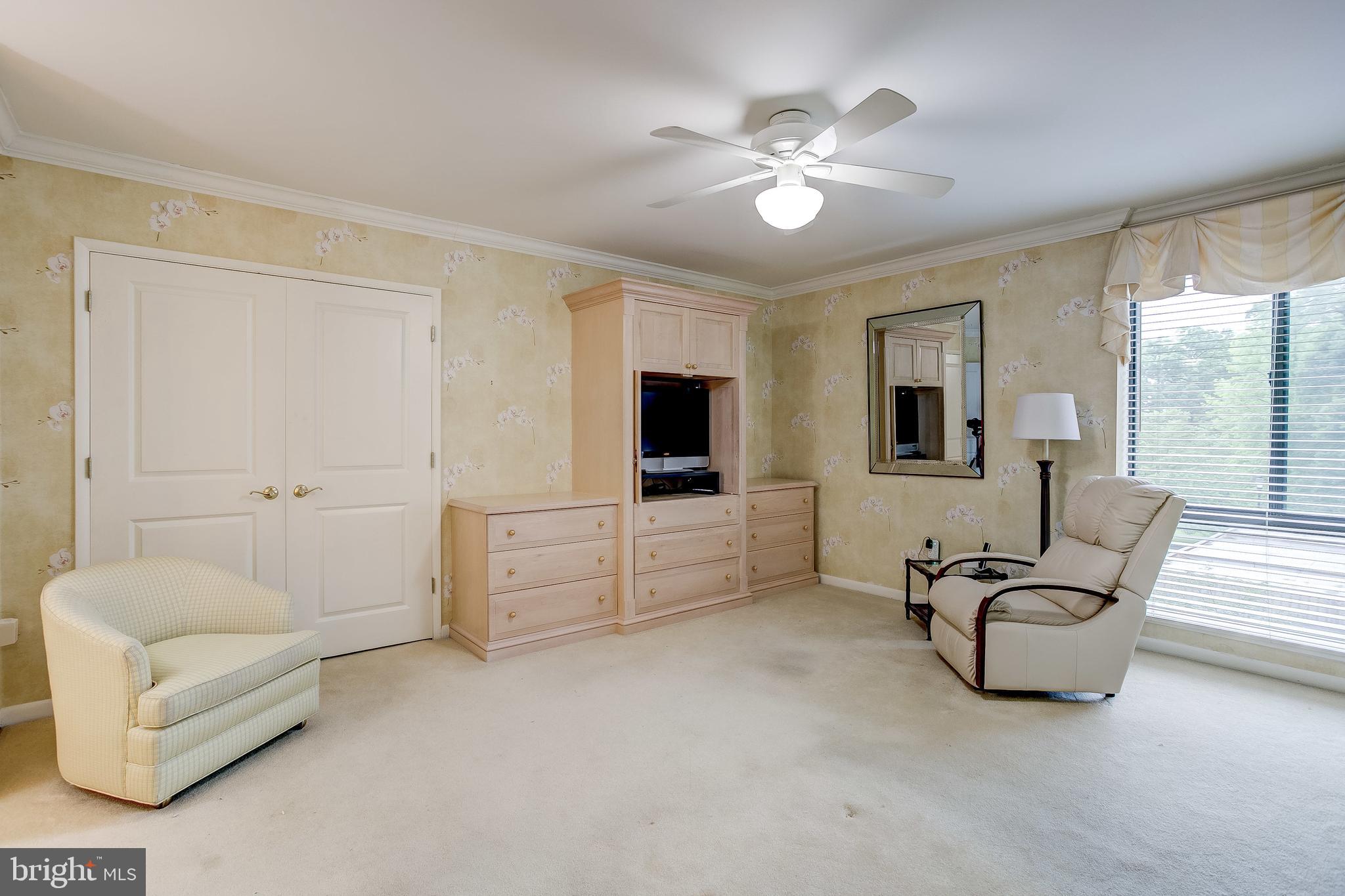 SUBURBAN OAKS - Residential