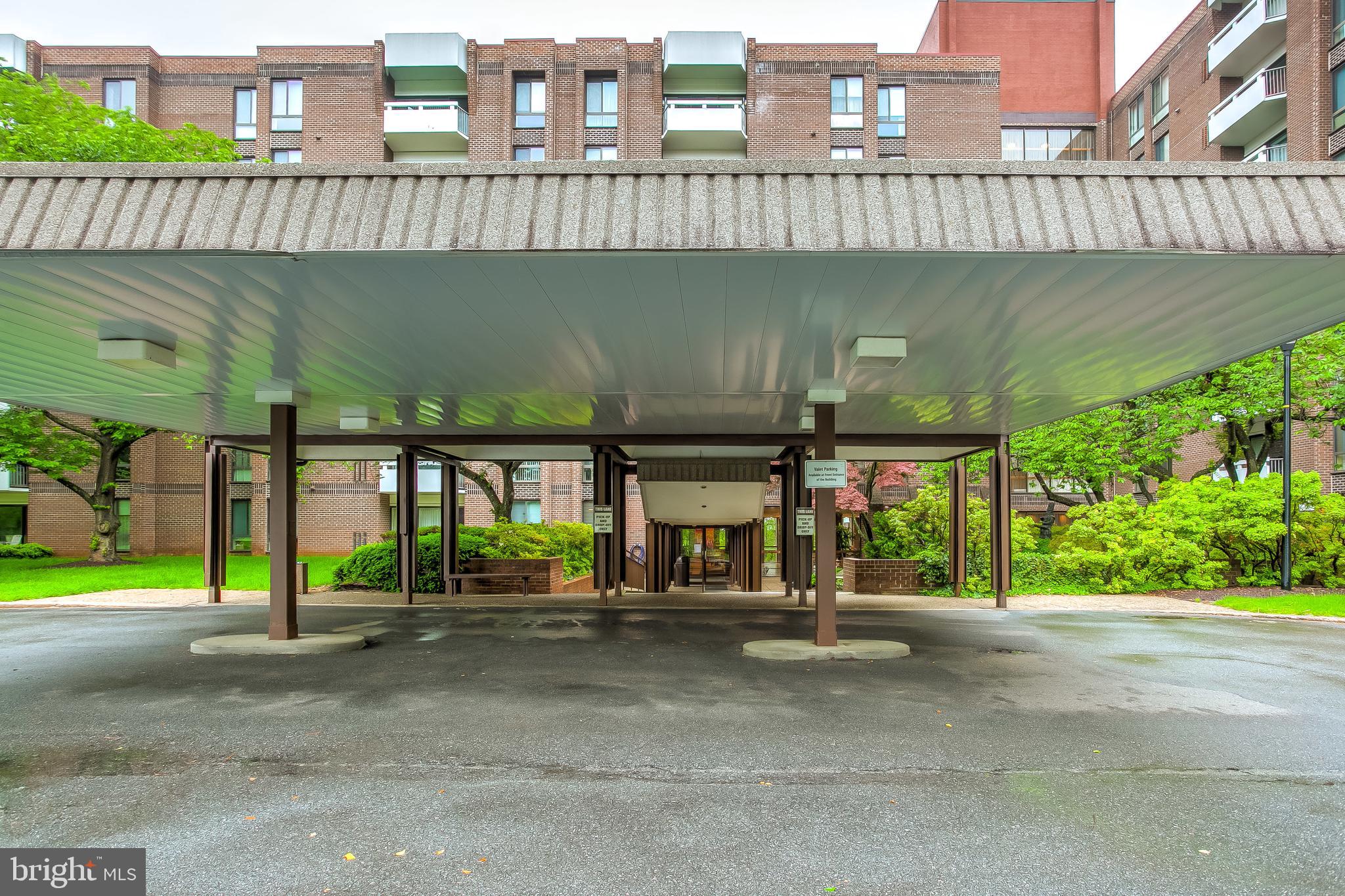 SUBURBAN OAKS - Residential