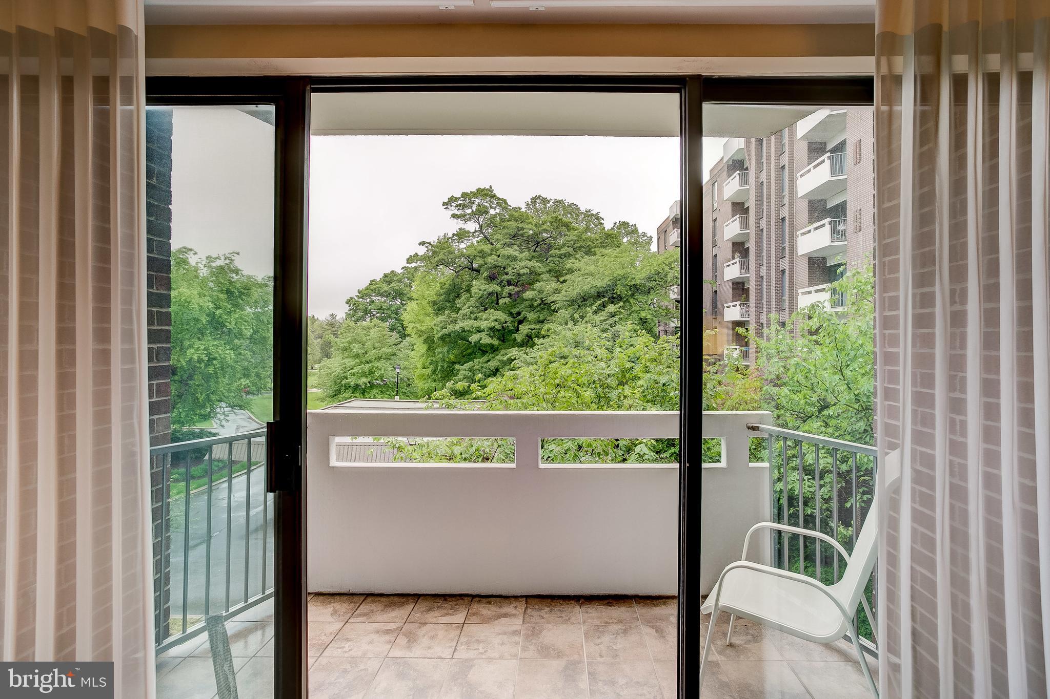 SUBURBAN OAKS - Residential