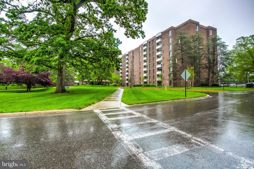 THE MOST SPECTACULAR UNIT IN FULL SERVICE BUILDING.  COMPLETELY UPDATED  - GLEAMING HARDWOOD FLOORS.  UNPARALLELED CUSTOM BUILT-INS THROUGHOUT.  PHENOMENAL KITCHEN FEATURING TOP OF THE LINE APPLIANCES, CABINETS GALORE & BUILT-IN TABLE.  FORMAL DINING ROOM - LARGE LIVING ROOM LEADING INTO DEN/2ND BEDROOM.  MASTER SUITE HAS ABUNDANT CLOSET SPACE AND STORAGE.  ENJOY THE VIEW FROM THE BALCONY.   THIS IS A MUST TO SEE QUICKLY. HURRY!