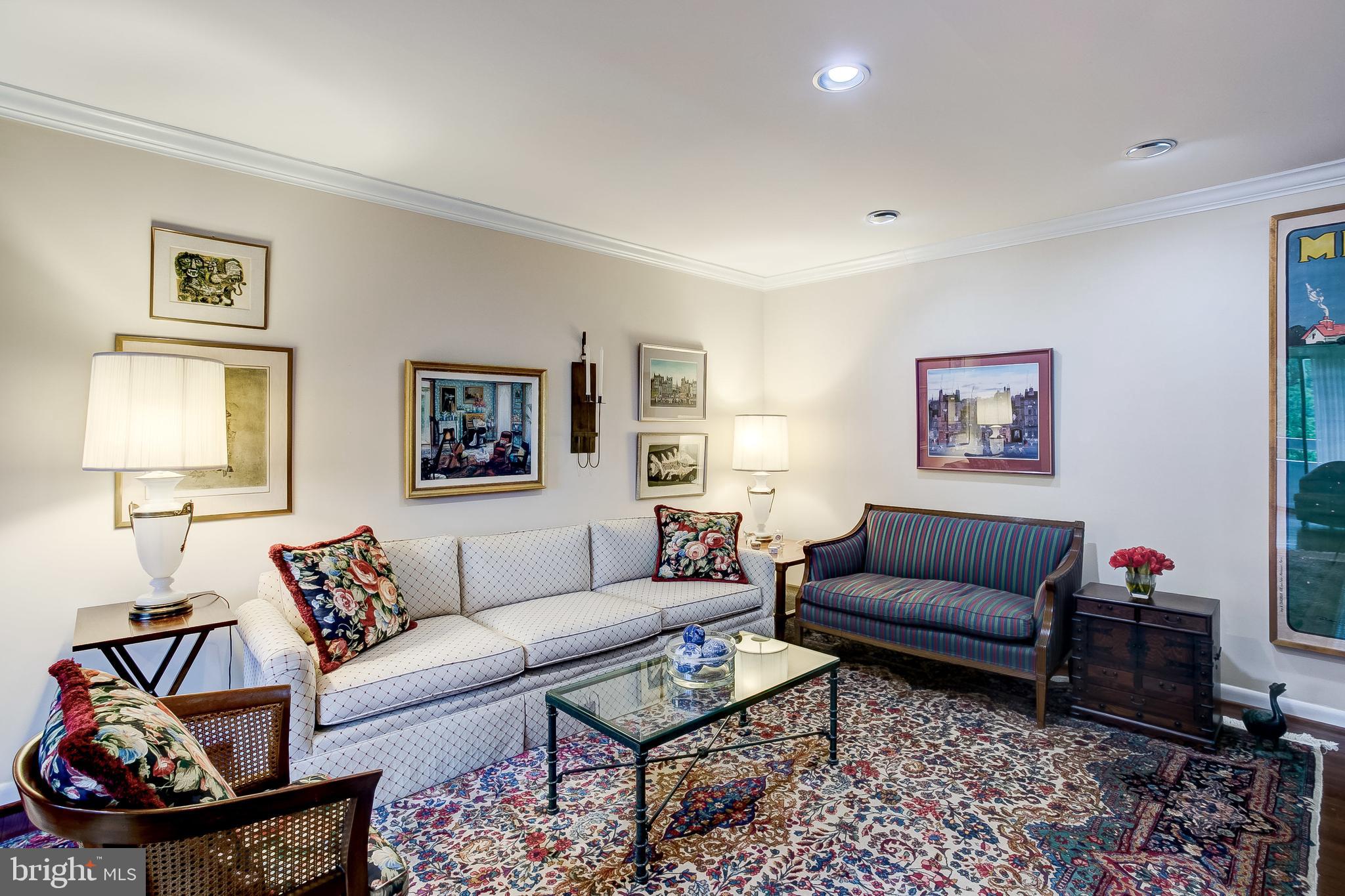 SUBURBAN OAKS - Residential