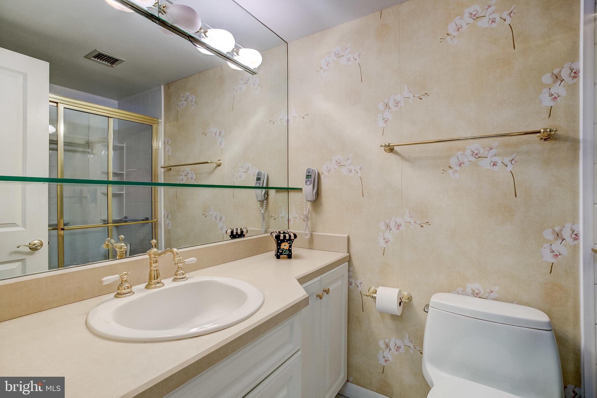 SUBURBAN OAKS - Residential