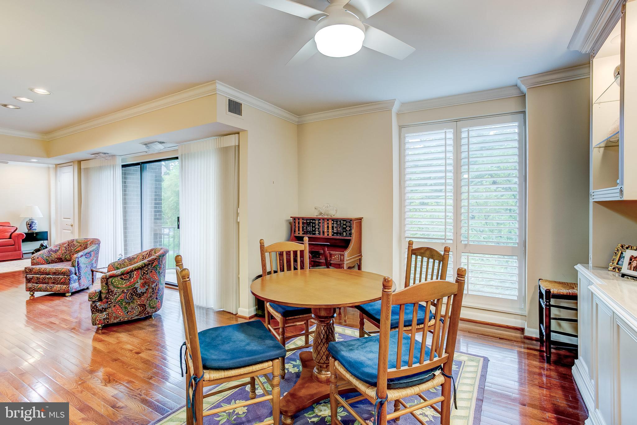 SUBURBAN OAKS - Residential