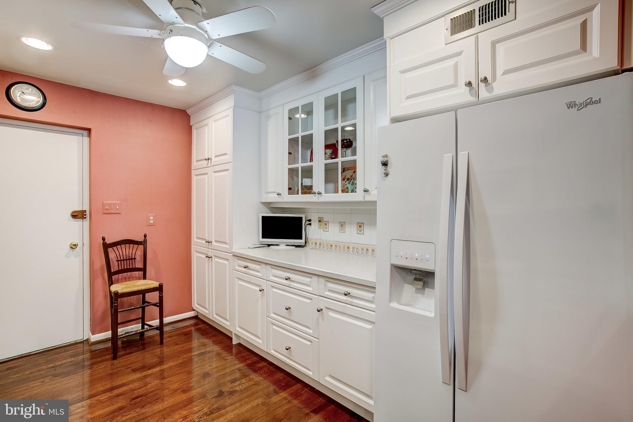 SUBURBAN OAKS - Residential