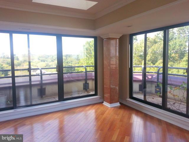 VILLAGE OF WILDE LAKE - Residential