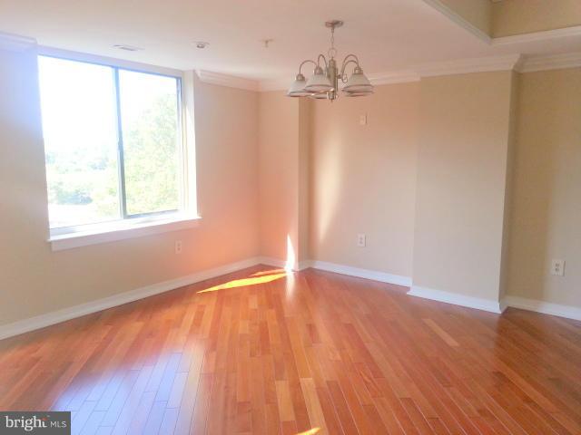 VILLAGE OF WILDE LAKE - Residential