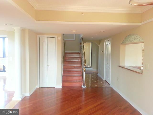 VILLAGE OF WILDE LAKE - Residential