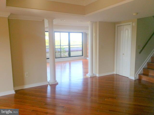 VILLAGE OF WILDE LAKE - Residential