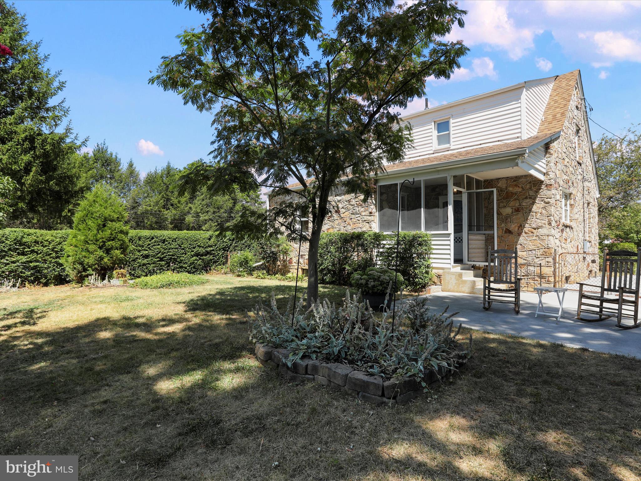 WOODSIDE - Residential