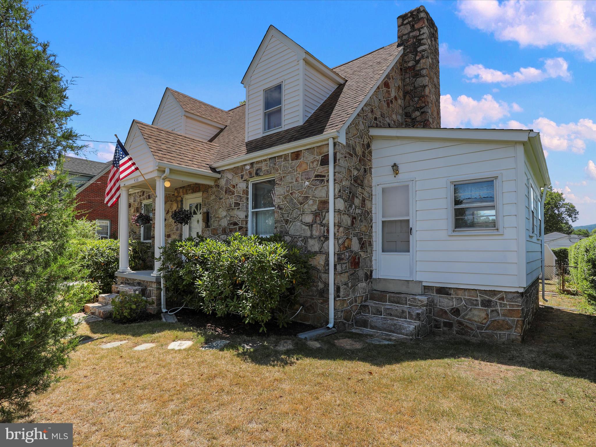 WOODSIDE - Residential