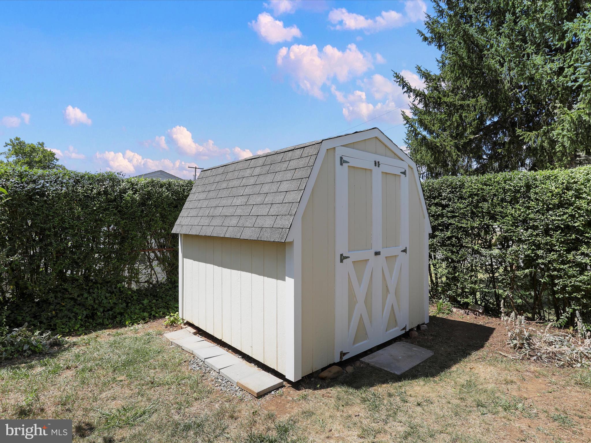 WOODSIDE - Residential