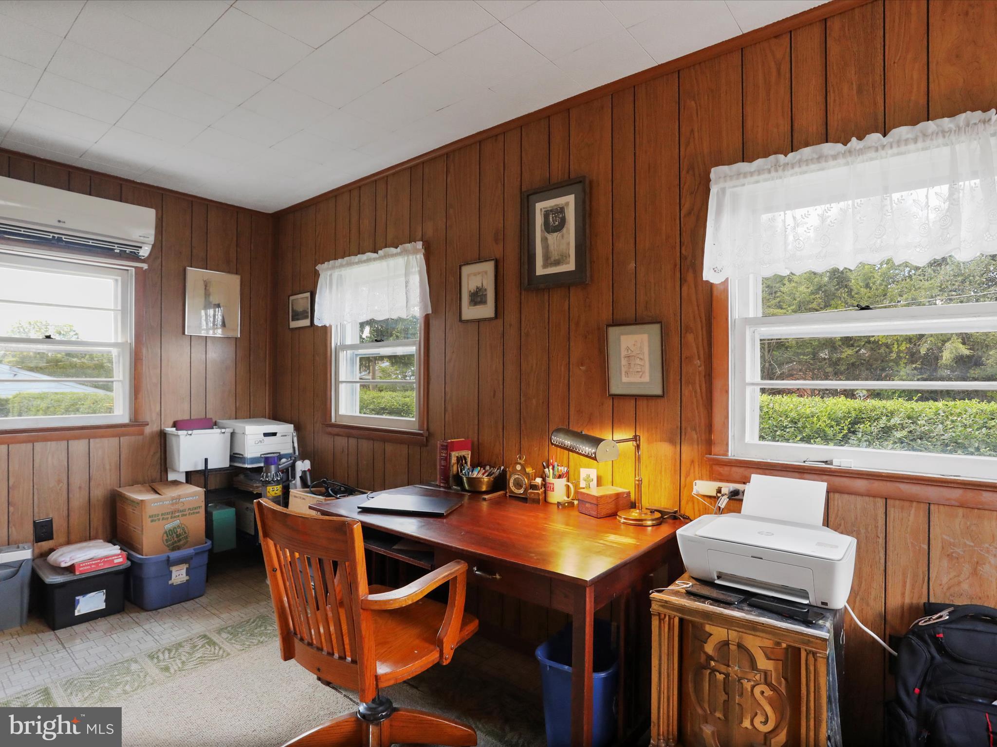 WOODSIDE - Residential