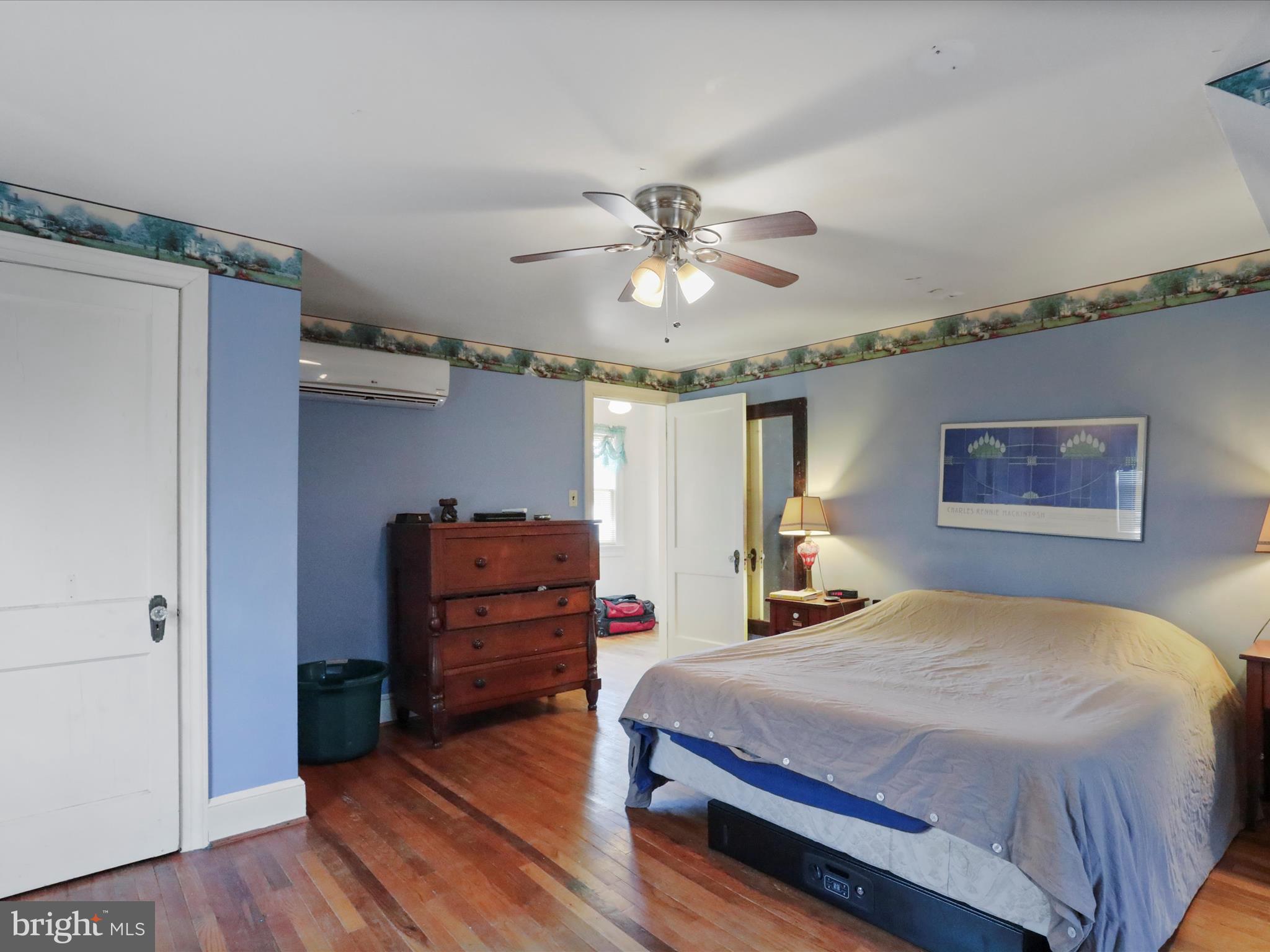 WOODSIDE - Residential