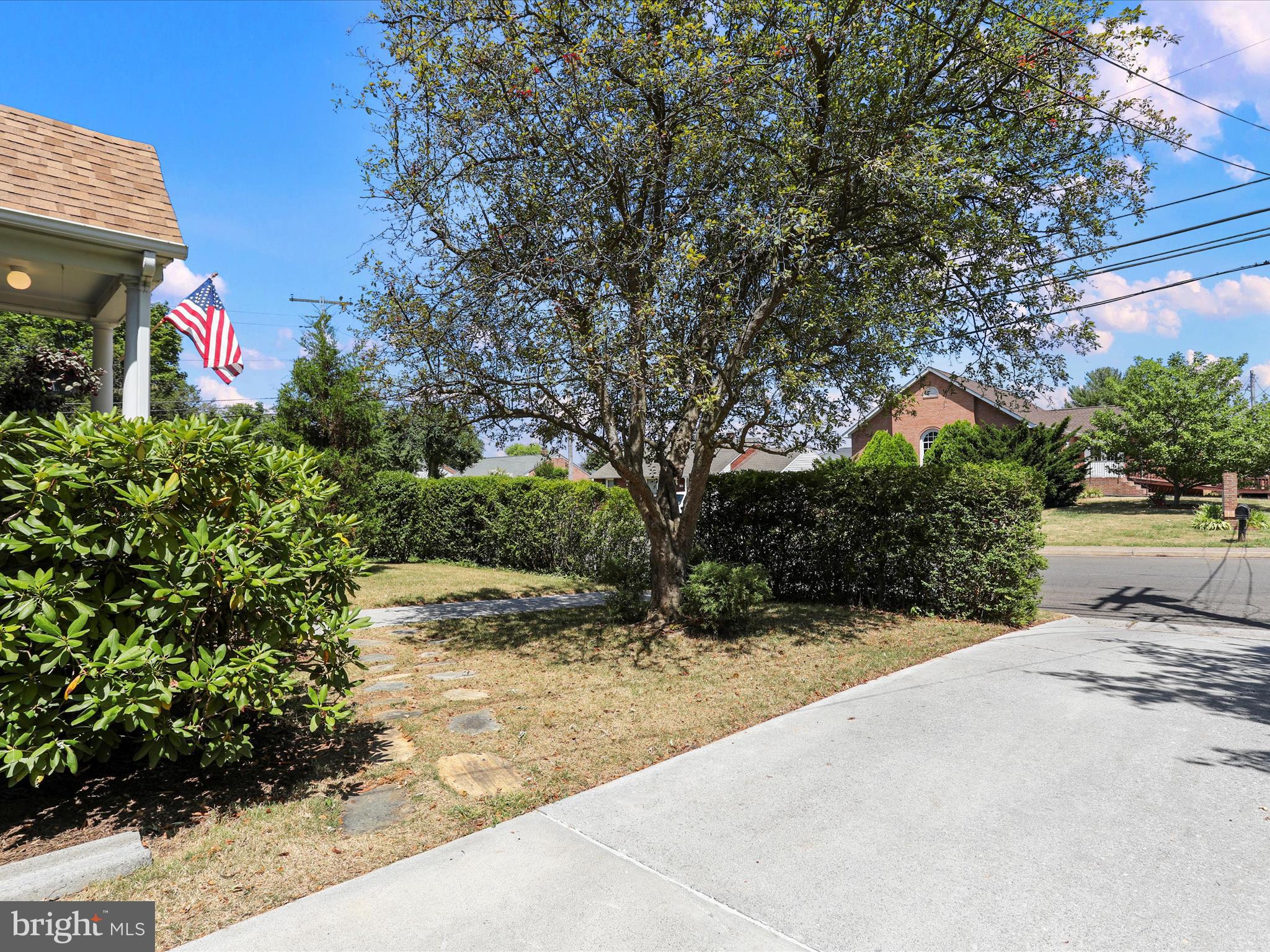 WOODSIDE - Residential