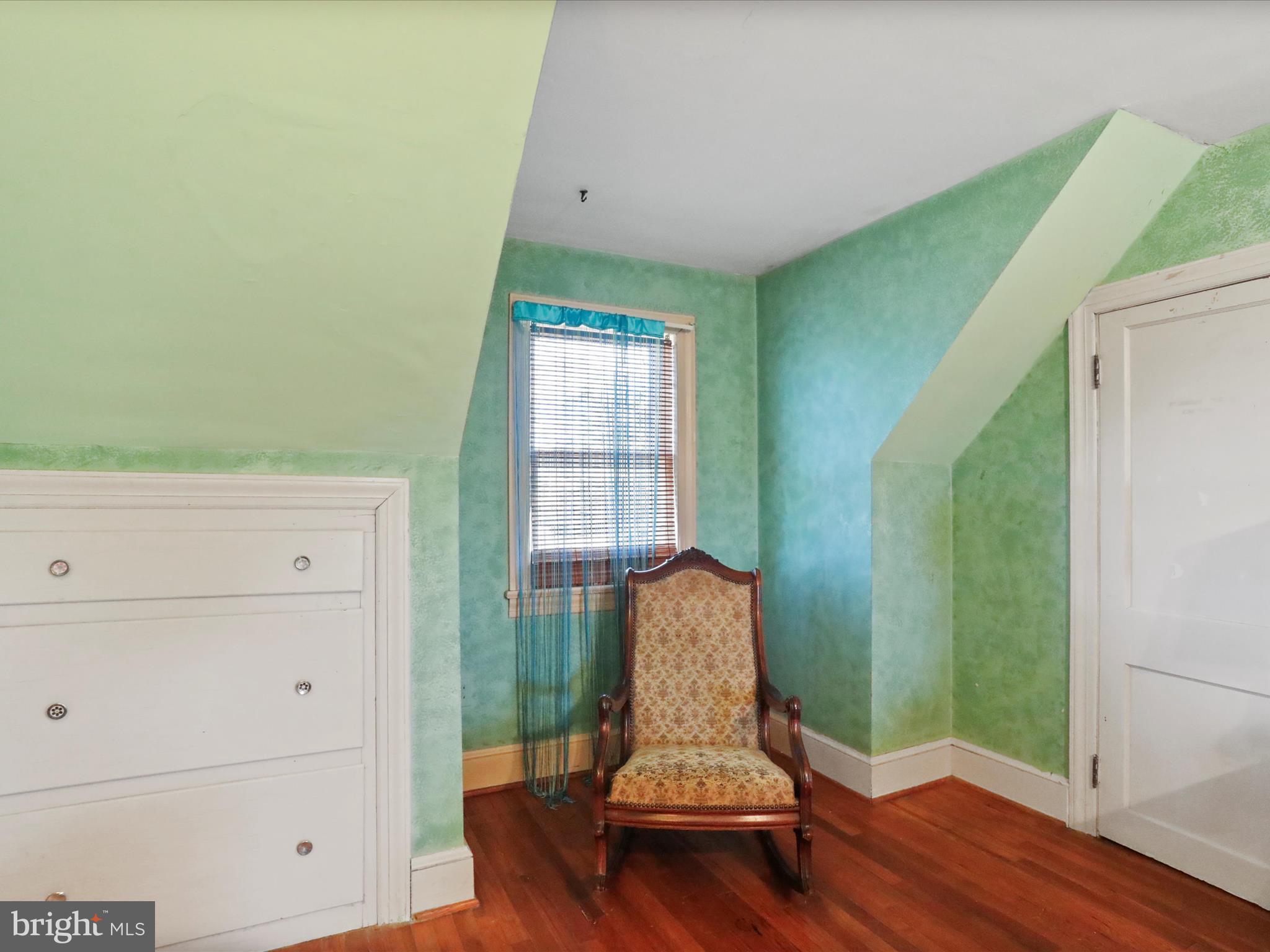 WOODSIDE - Residential