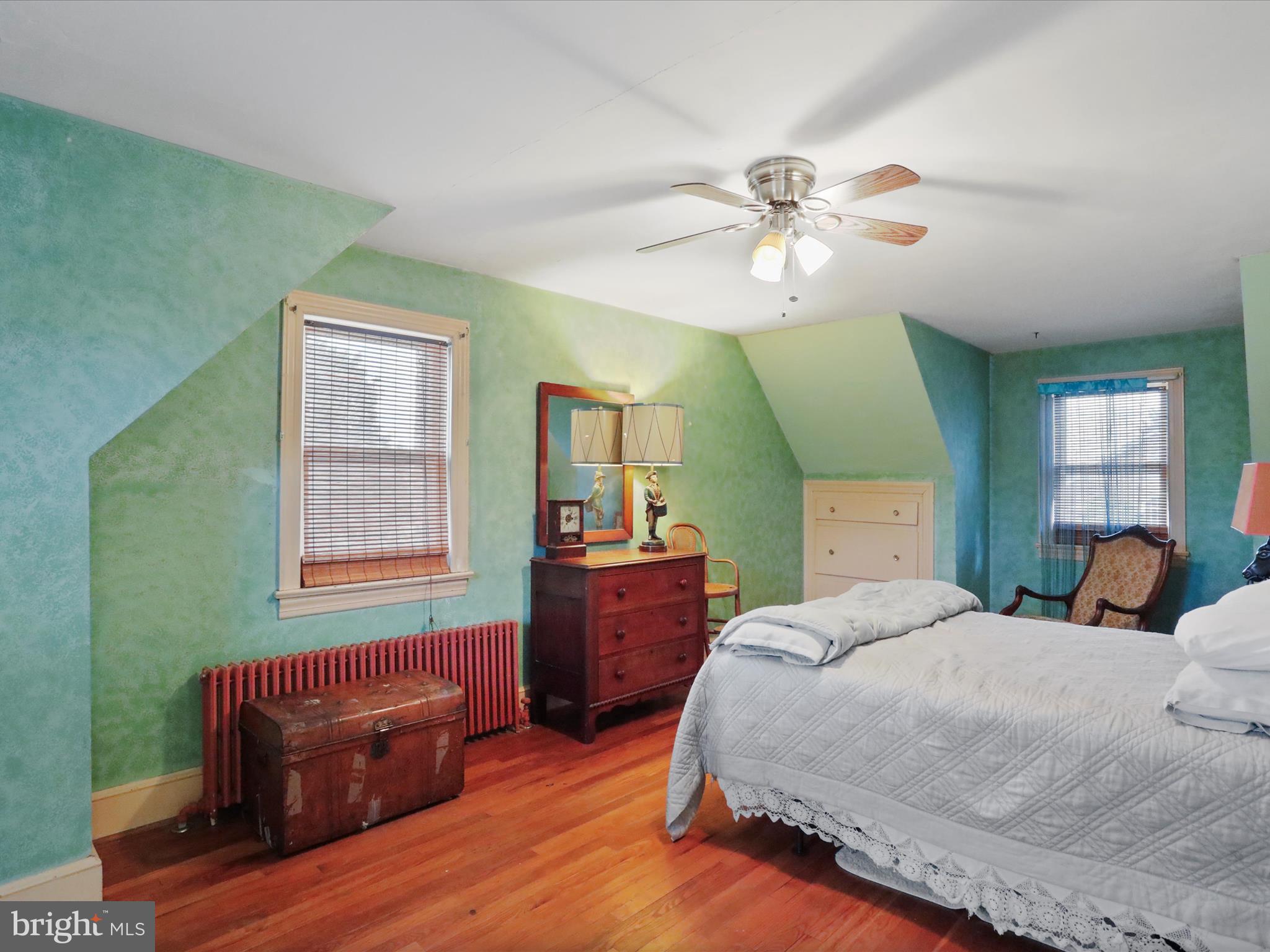 WOODSIDE - Residential