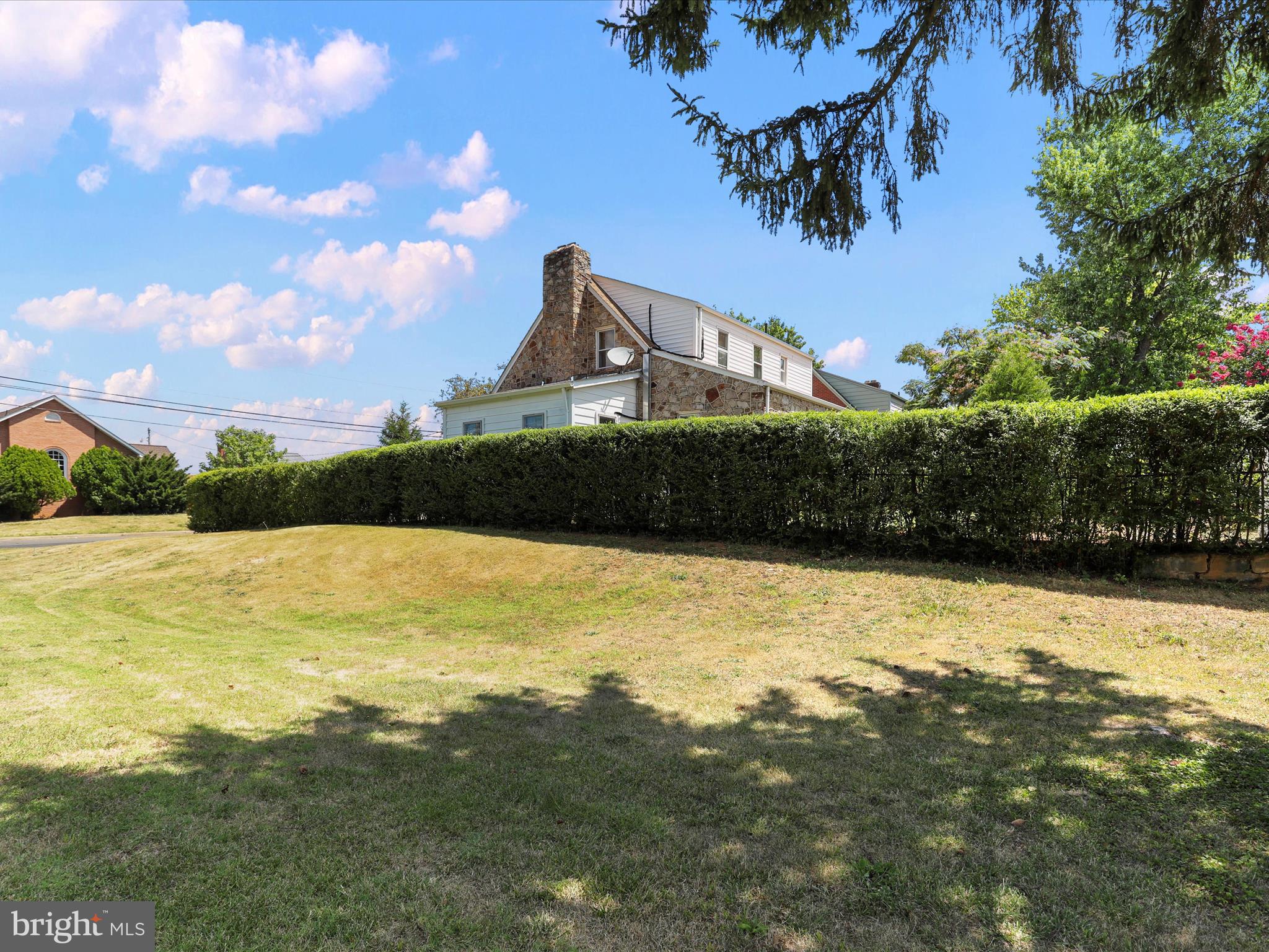 WOODSIDE - Residential