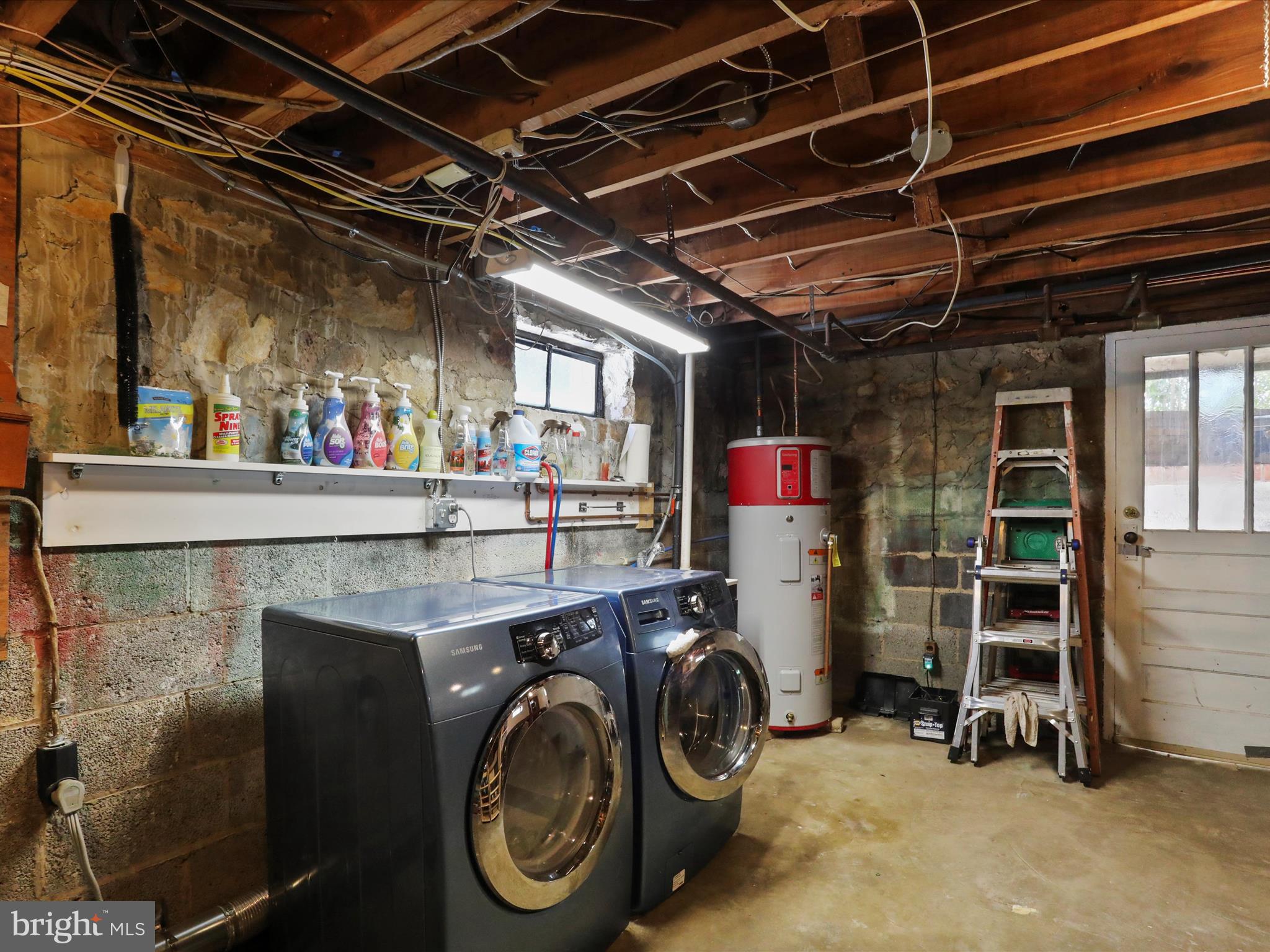 WOODSIDE - Residential