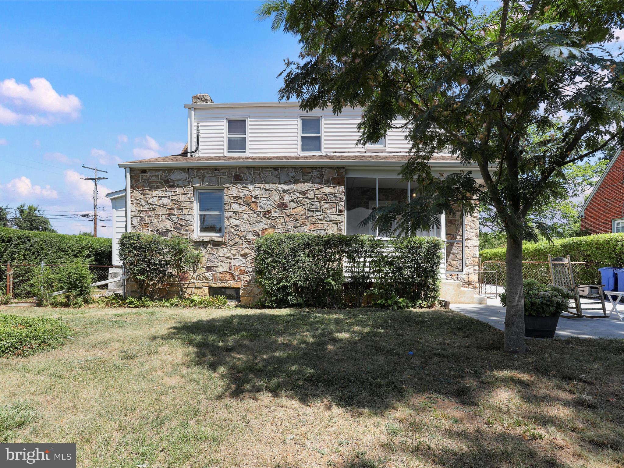 WOODSIDE - Residential