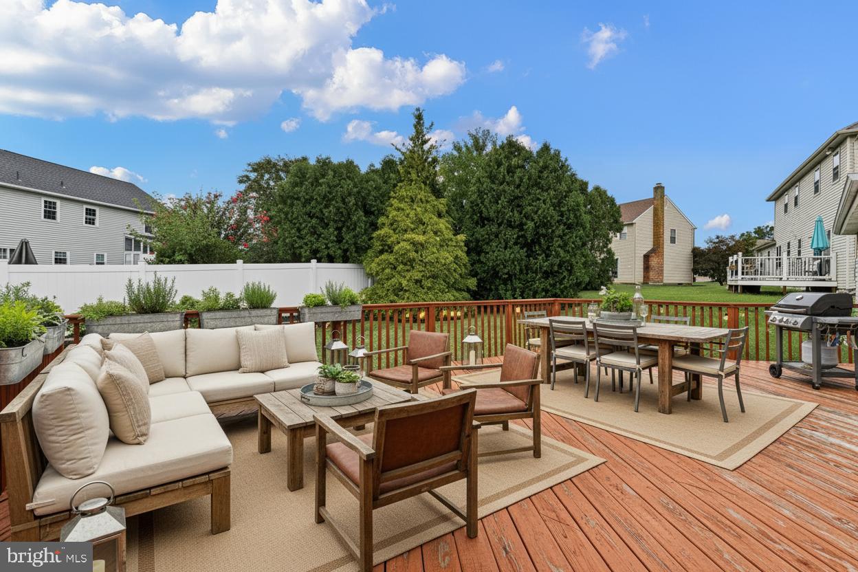 18 SUMAC COURT