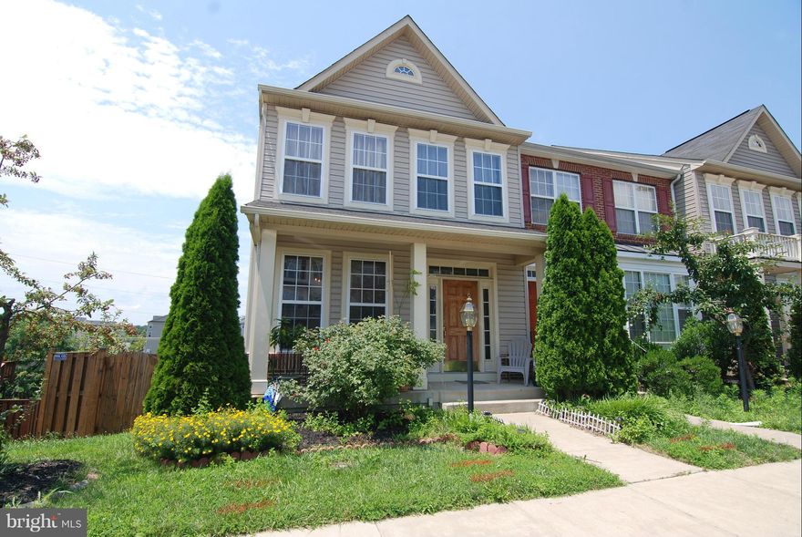 Available 1st time for RENT*End Unit TH on a Court*3 Bdrm/3.5 Bths+Huge Storage Rm in Bsmt*Hdwd Flring*Gourmet Ktch w/Granite,over sized pantry, 42" cabinet+Bkft table Space*Soaring high Clgs in Family rm w/cozy FP*M/Suite w/lux bath*Washer &Dryer at Bdrm lvl*Spacious open Rec Rm+Full Bth*Fenced Bckyd*Custom Drapes Conveys*Ample of Parking*Rt 1/95/Ft.Belvior/VRE/Shopping*No pets/smokers Allowed*