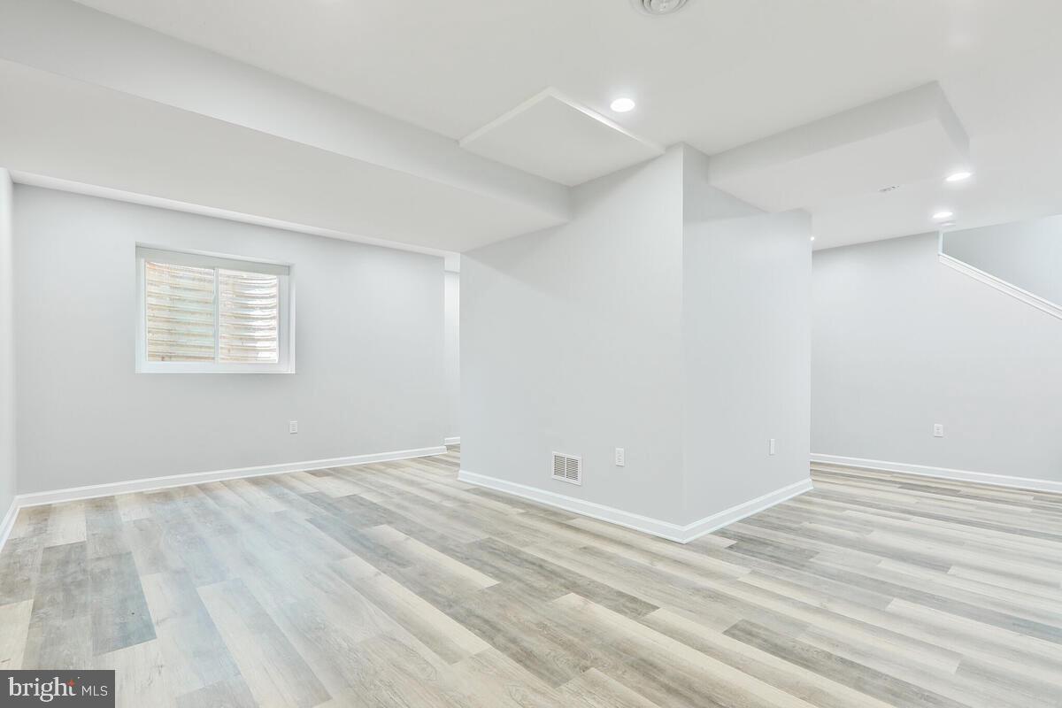 JONATHANS LANDING - Residential